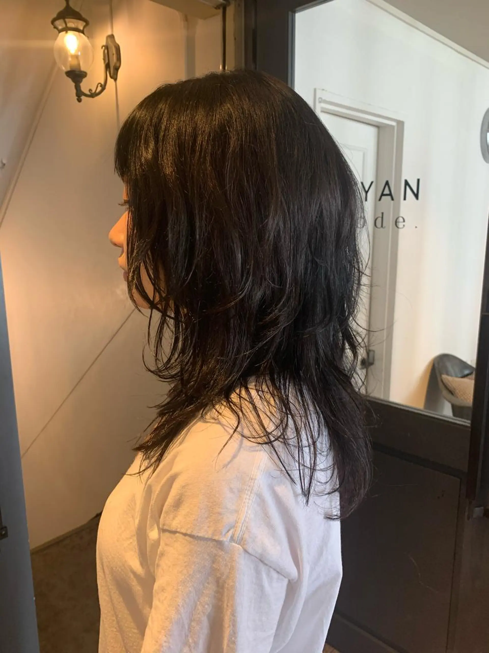 ロング カラー パーマ ヘアアレンジ メンズ キッズ ネイル マツエク・マツパ メンズウルフカット 黒髪 ハイレイヤー レイヤーカット ウルフカット ウルフレイヤーカット /チヒロのヘアスタイル