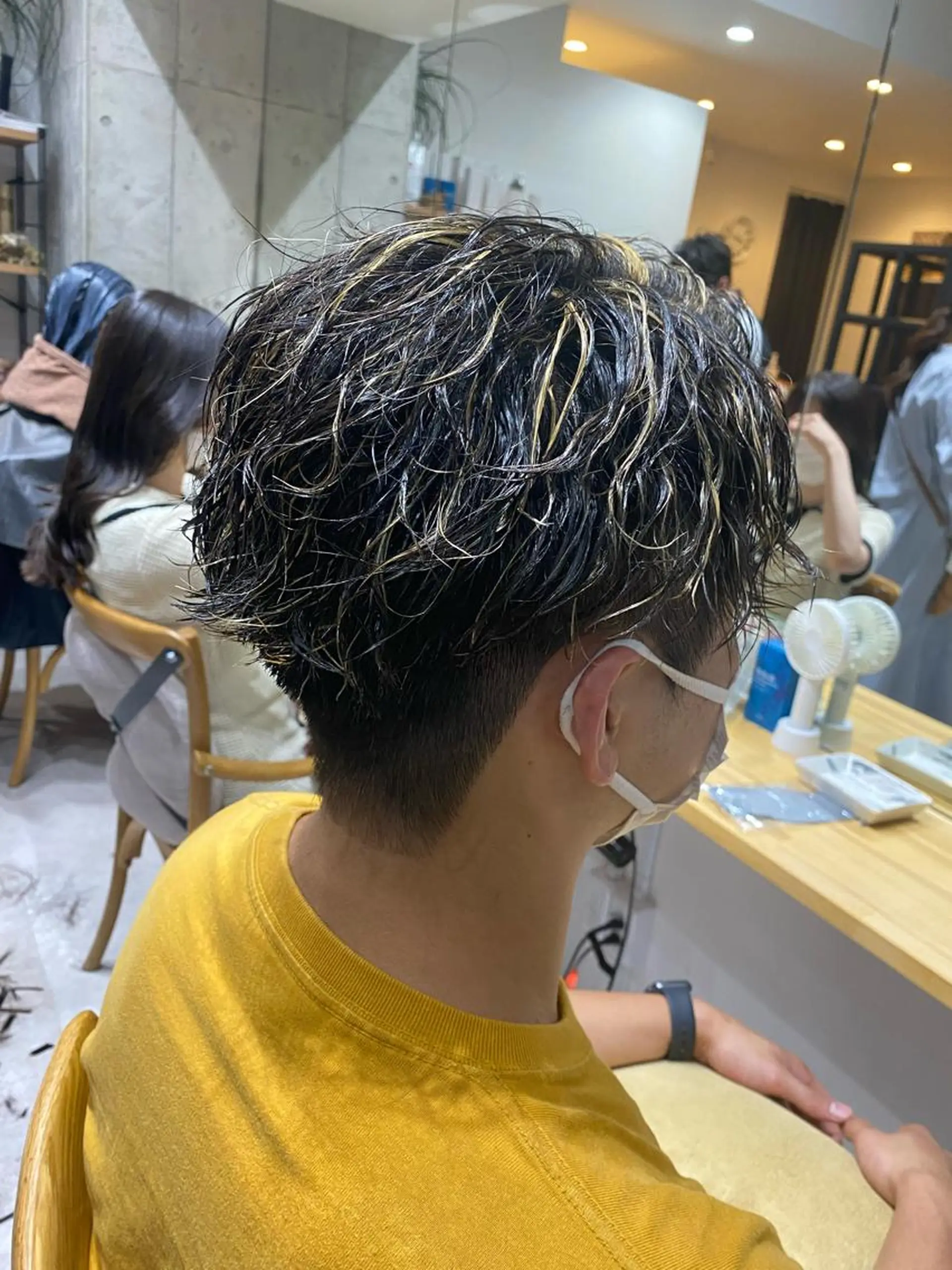 ミディアム カラー パーマ メンズ メンズメッシュ メッシュ カット ヘアカラー パーマ トリートメント 似合う髪型が 分からない方へのヘアスタイル
