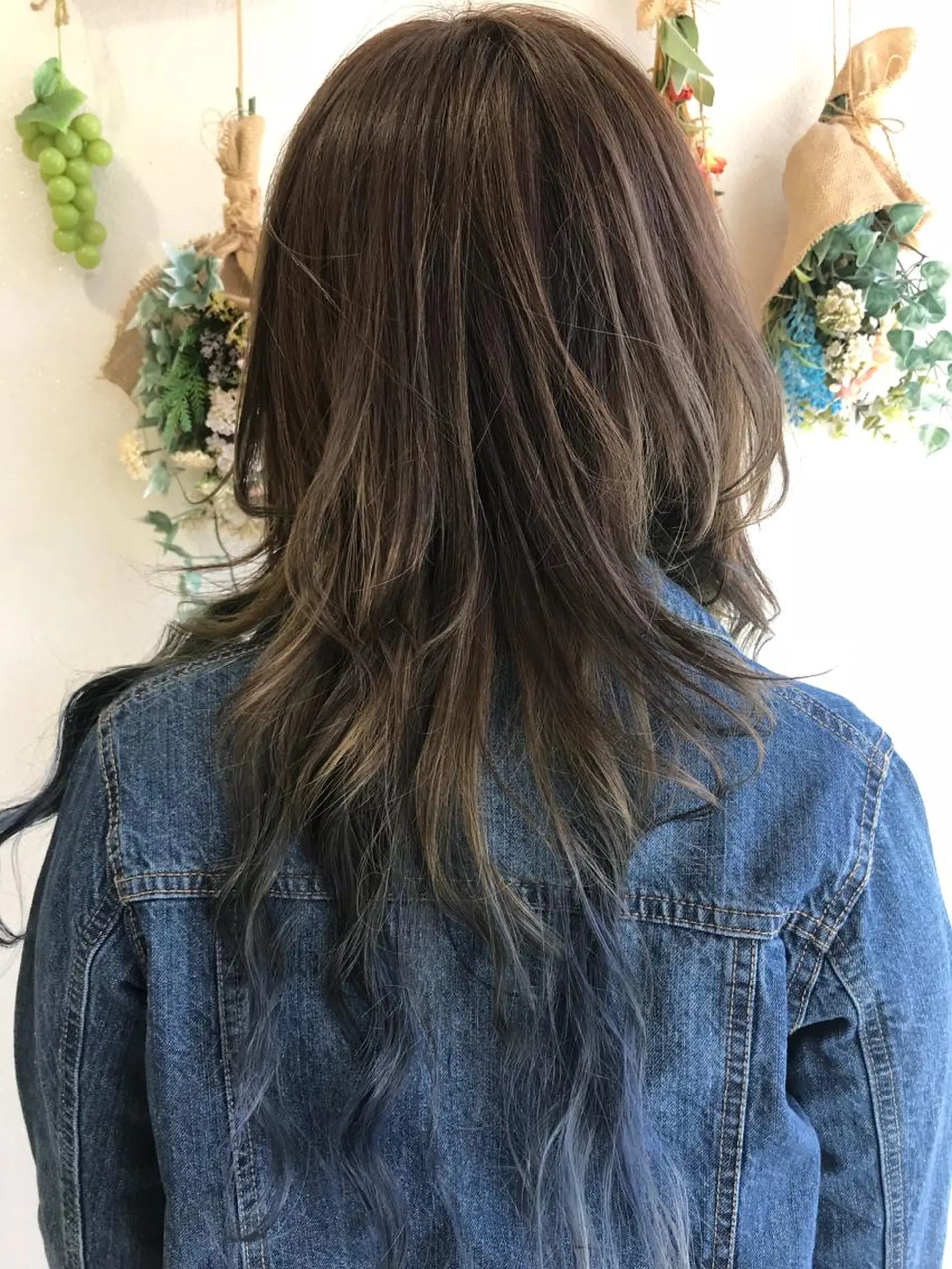 セミロング 松本 美香のヘアスタイル