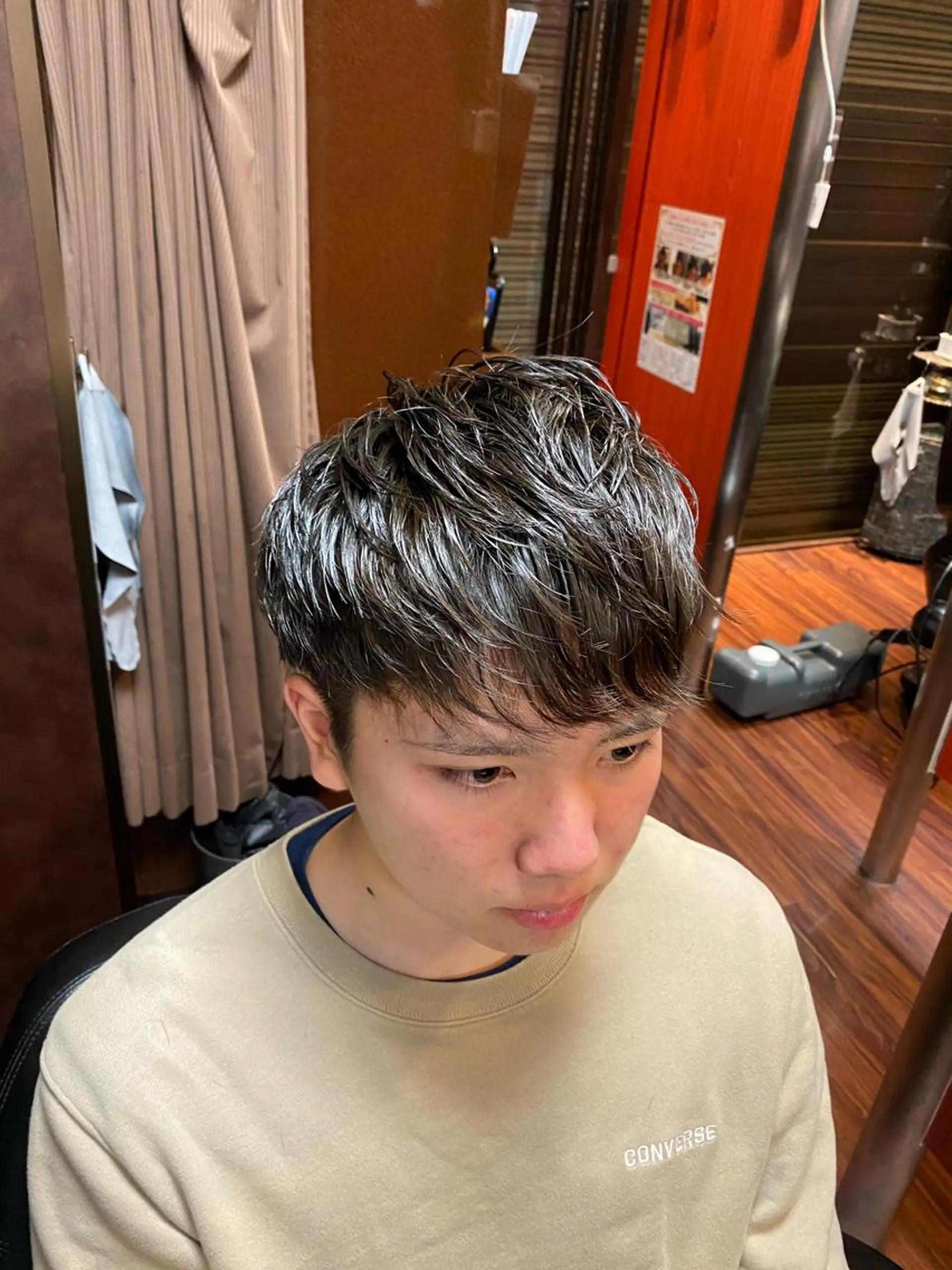 ショート 岡部 迅のヘアスタイル