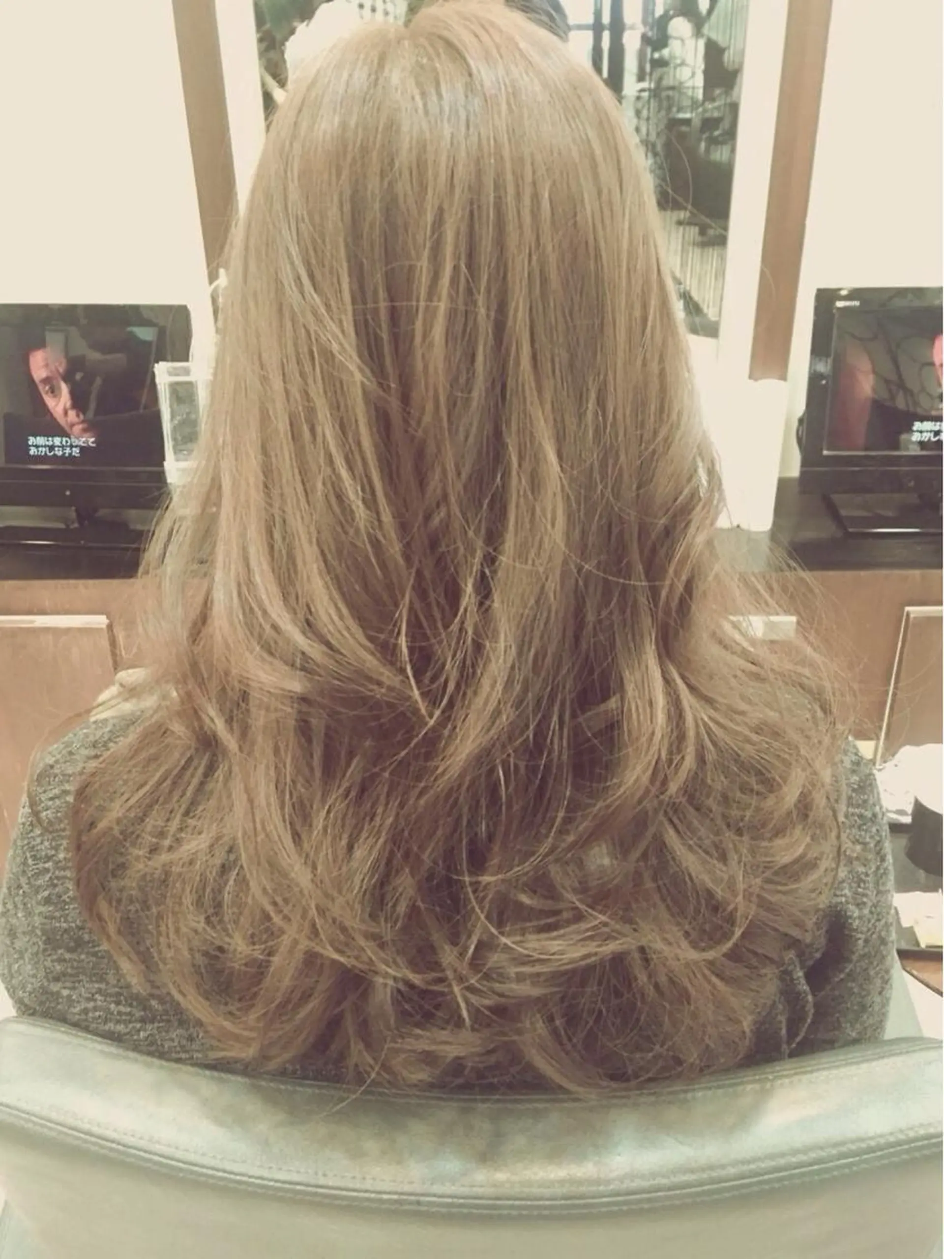 ロング カラー グレージュ ハイライトカラー 外国人風カラー ハイライト ナガイ ユウキのヘアスタイル