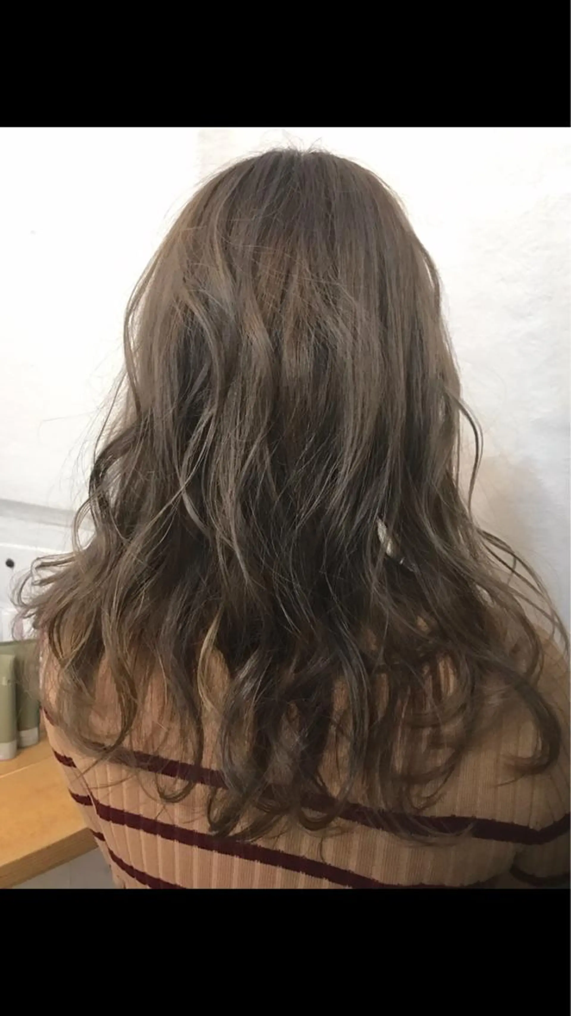 ミディアム カラー ヘアアレンジ アッシュ ブリーチ ハイライトカラー ラベンダーカラー ハイライト 白髪ぼかしハイライト バレイヤージュヤマトのヘアスタイル
