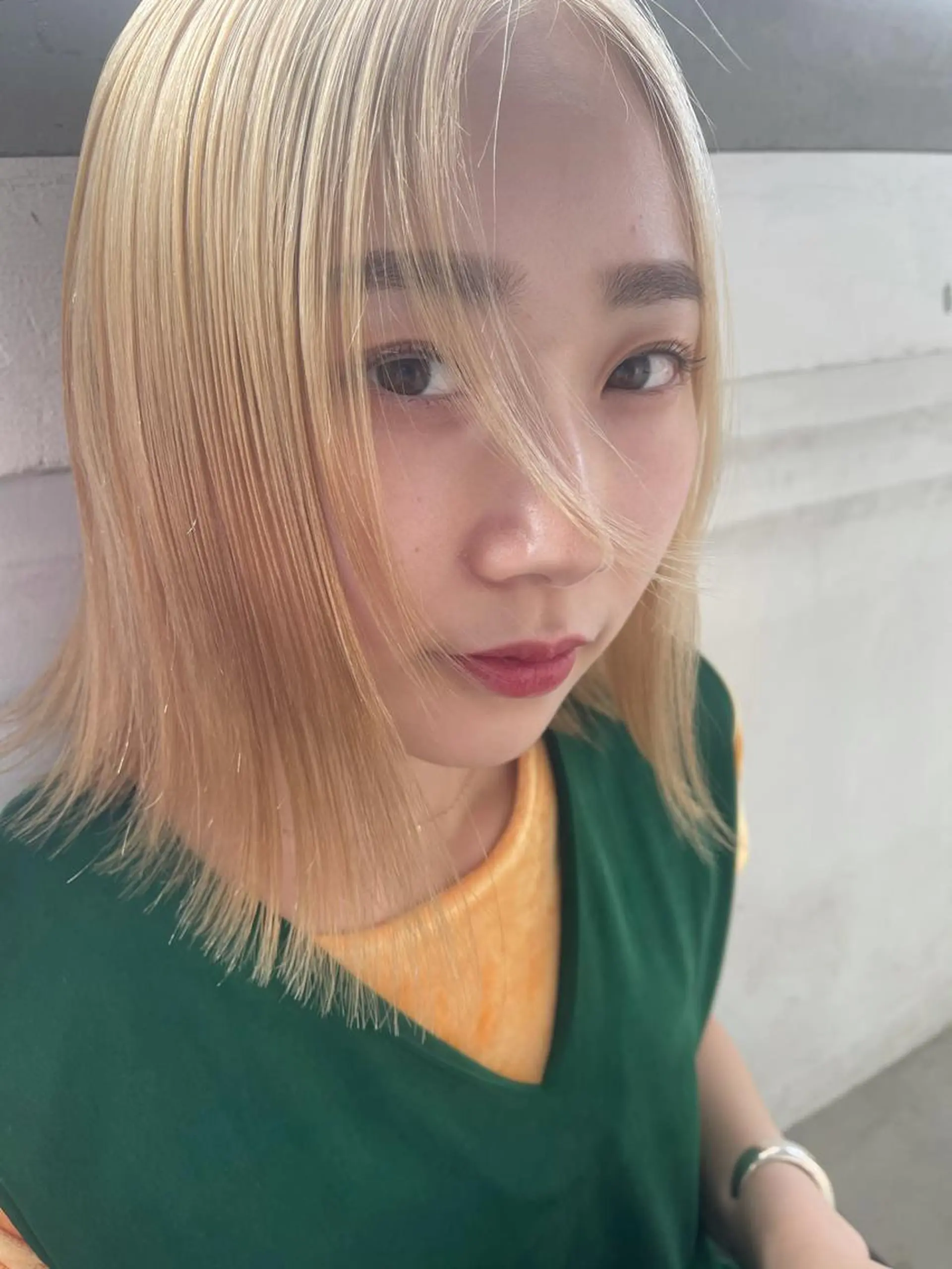 ミディアム カラー ブロンド ハイトーンカラー ヘアカラー トリートメント 💓パーマ，💗 レイヤーカットのヘアスタイル