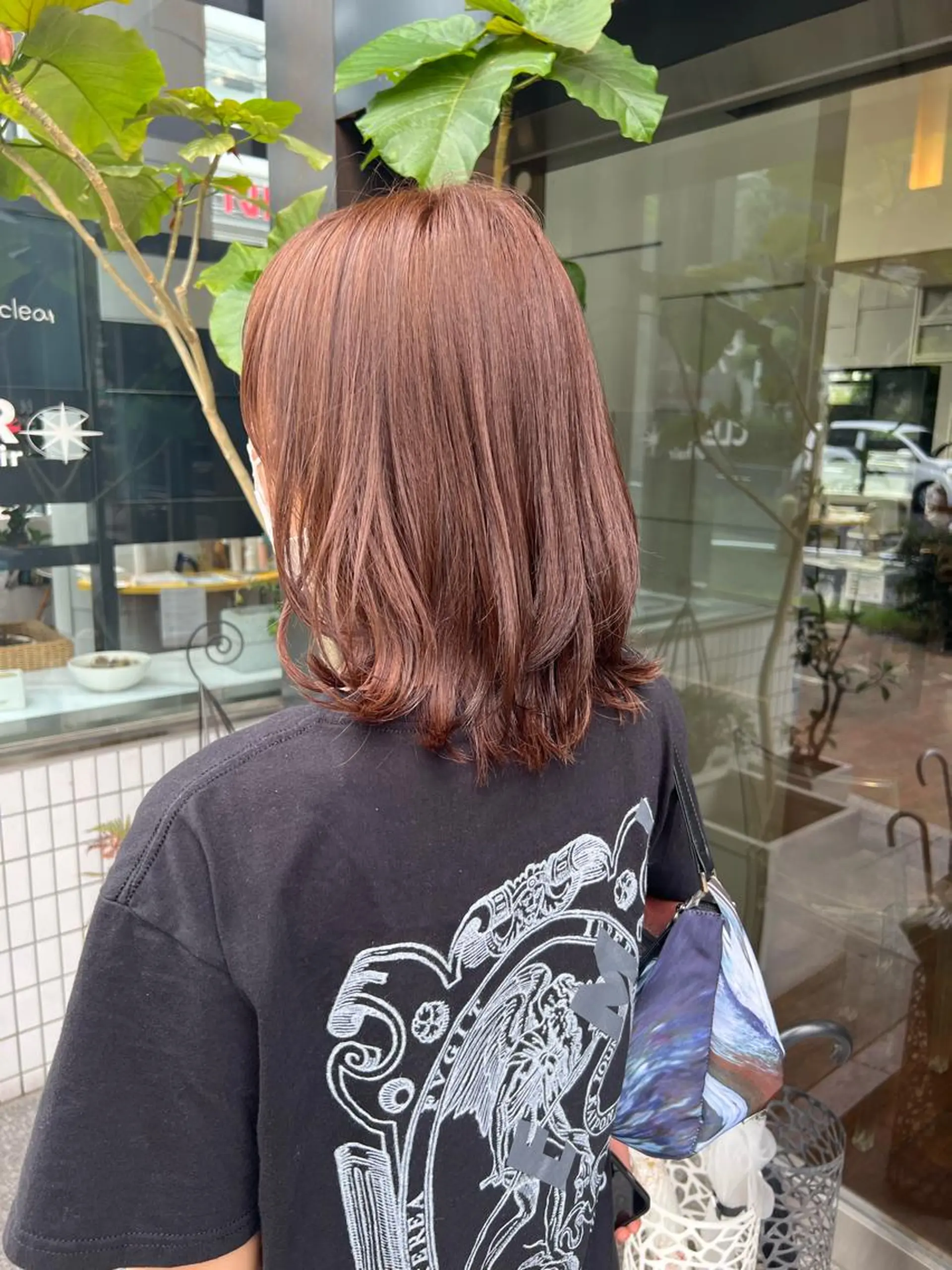 ミディアム カラー ブラウンカラー チョコレートブラウン 柏木  彩花のヘアスタイル