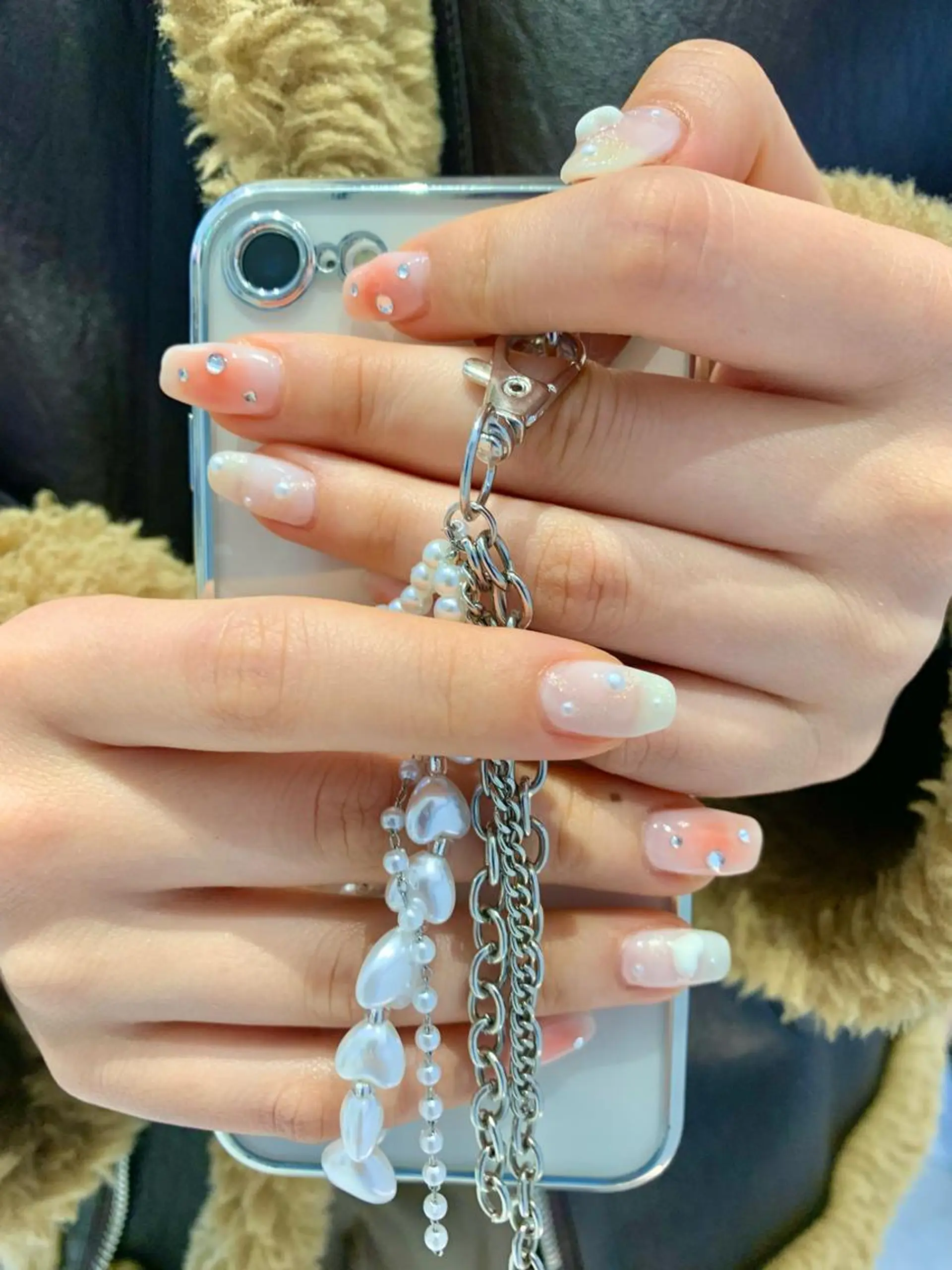 ネイル チークネイル 韓国ネイル ワンホンネイル ハンドネイル Kureha/ネイル トレンドヘアのマツエク・マツパデザイン