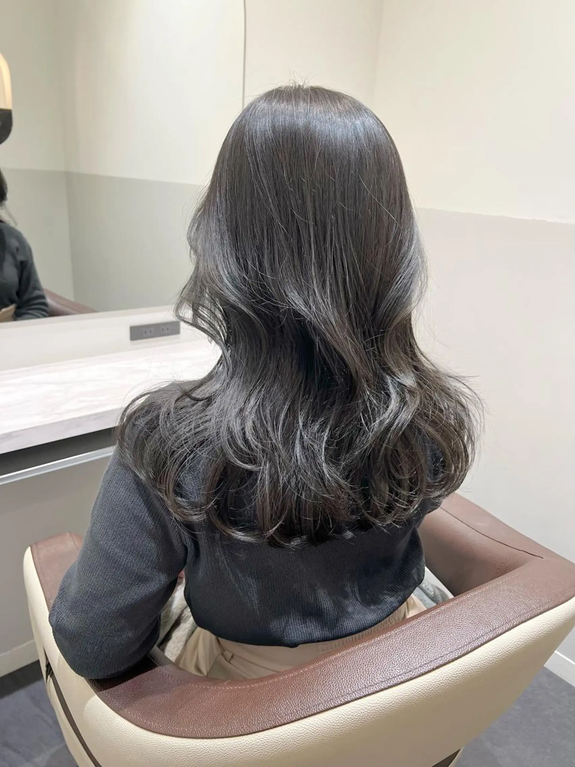 セミロング アッシュ レイヤーカット 〻ツヤハイトーン🩰 🤍HARUCAのヘアスタイル