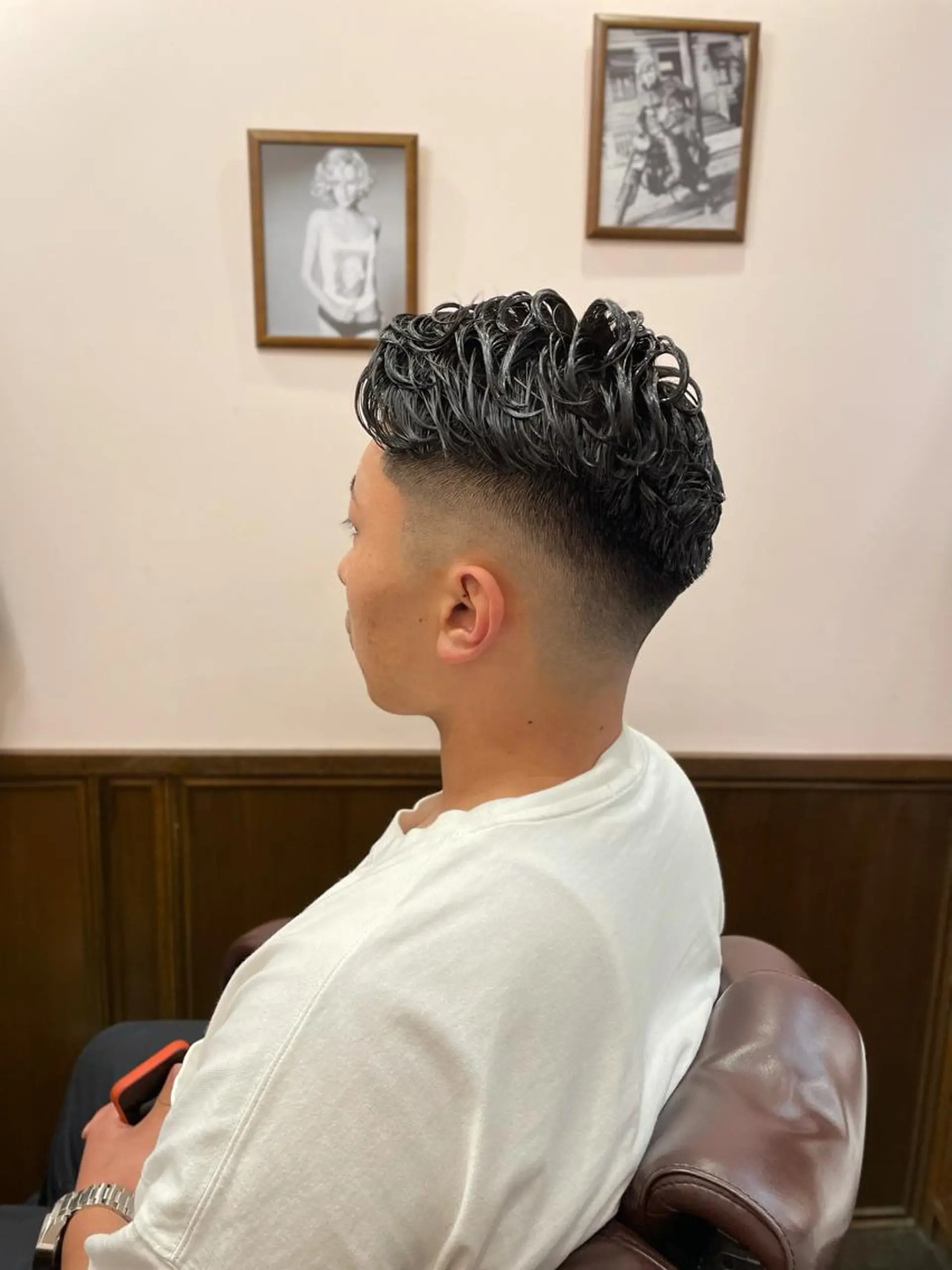 ショート カラー パーマ メンズ フェードカット メンズパーマ カット指名No1漆原 聡のヘアスタイル