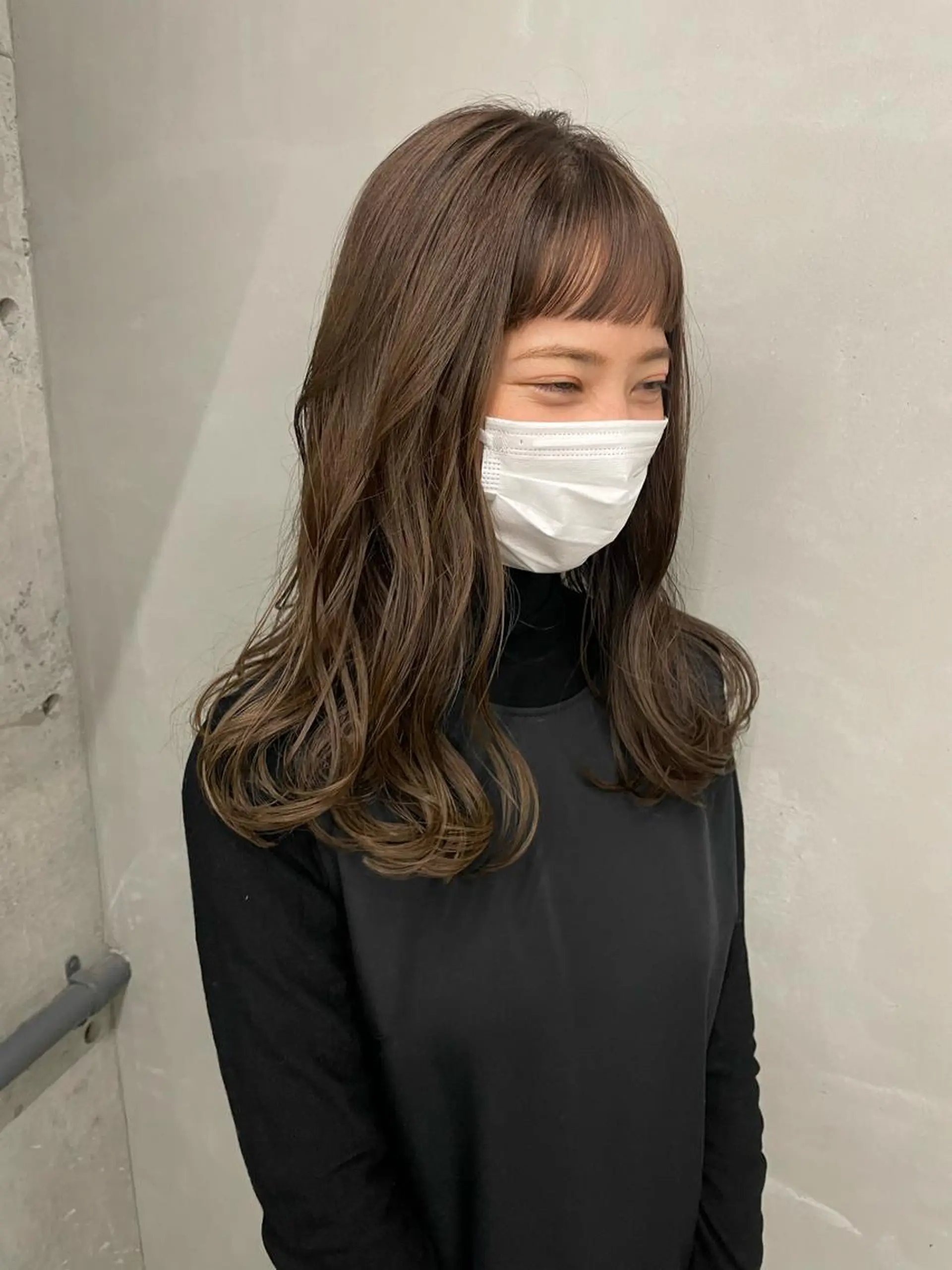 ミディアム カラー ベージュカラー ブリーチ ブリーチなしカラー オリーブベージュ 佐伯 和佳のヘアスタイル