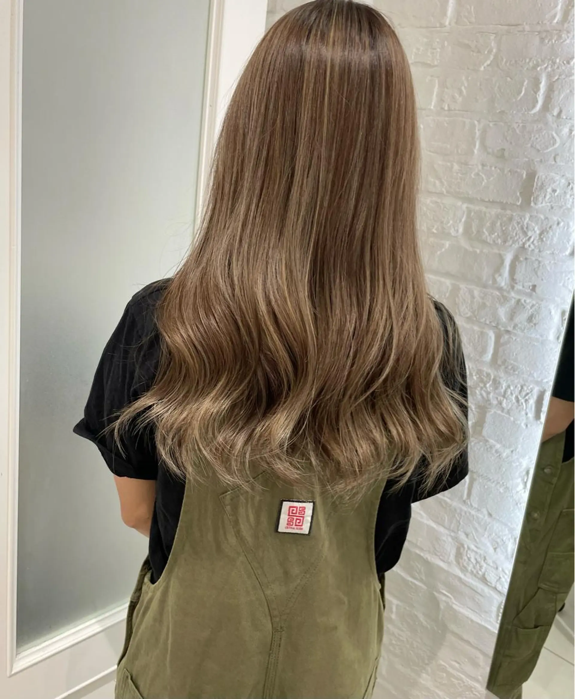 ロング カラー ハイライトカラー ハイライト 米津 優花のヘアスタイル