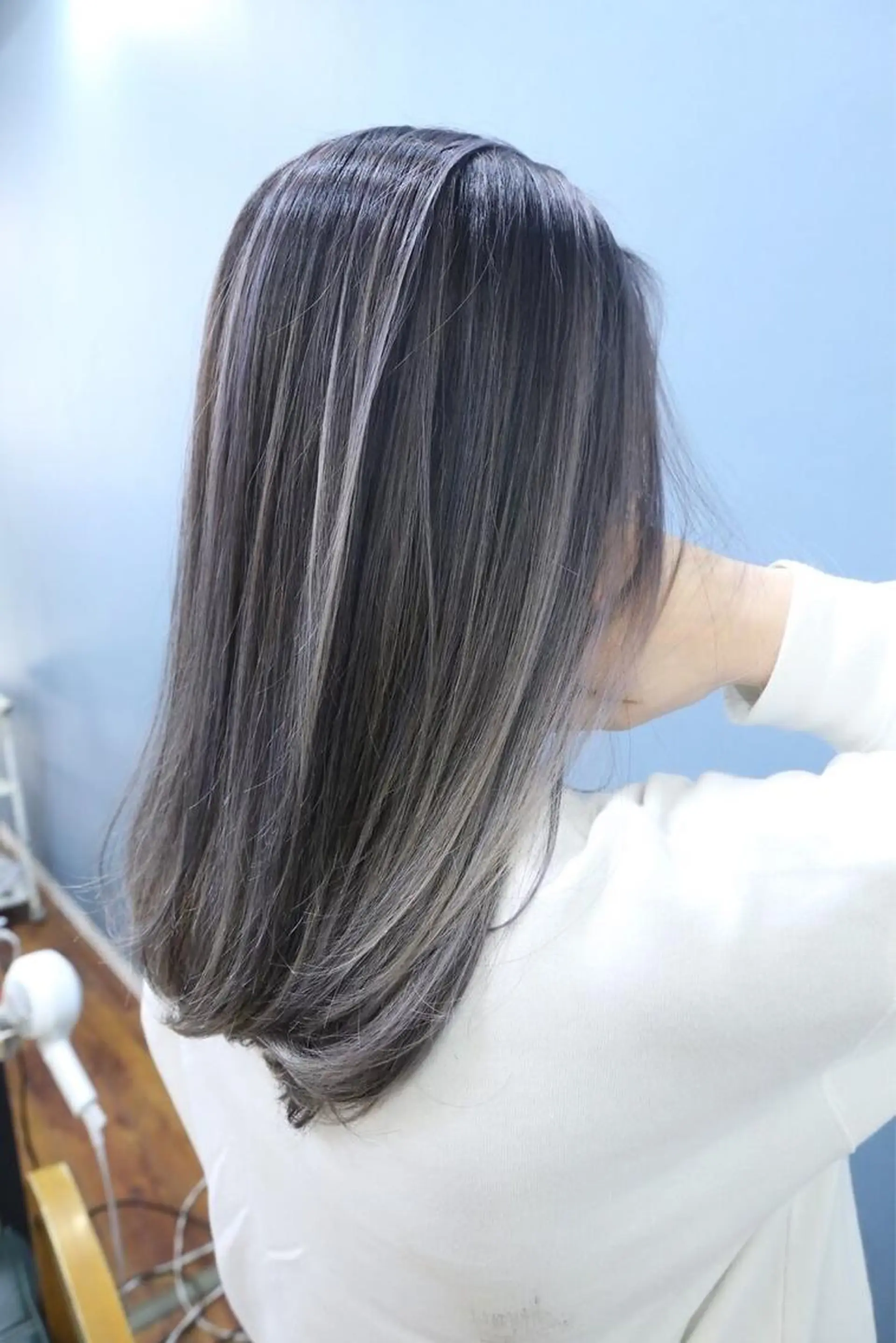 ロング カット ヘアカラー トリートメント Chihiro .のヘアスタイル