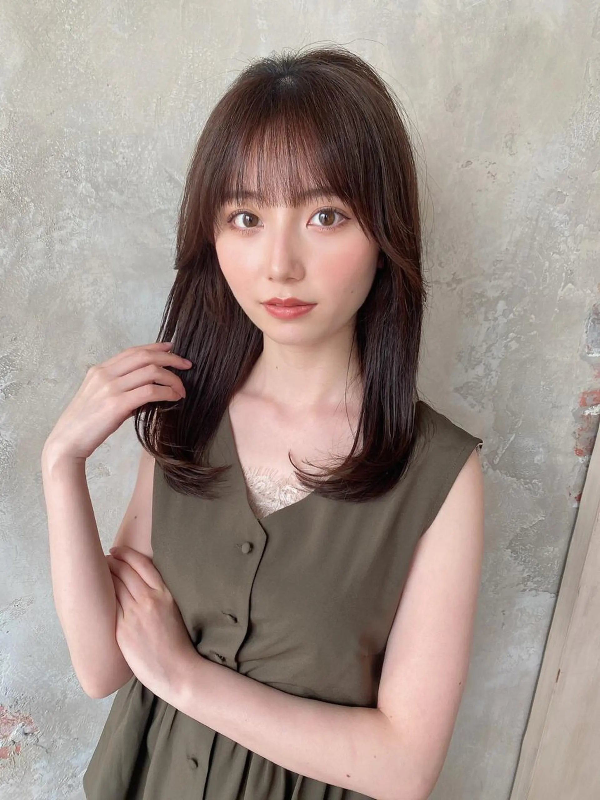 ミディアム パーマ ミディアムレイヤー くびれヘア 顔周りカット 髪質改善 レイヤーカット 顔周り/くびれヘア 韓国ヘア💕風間るなのヘアスタイル