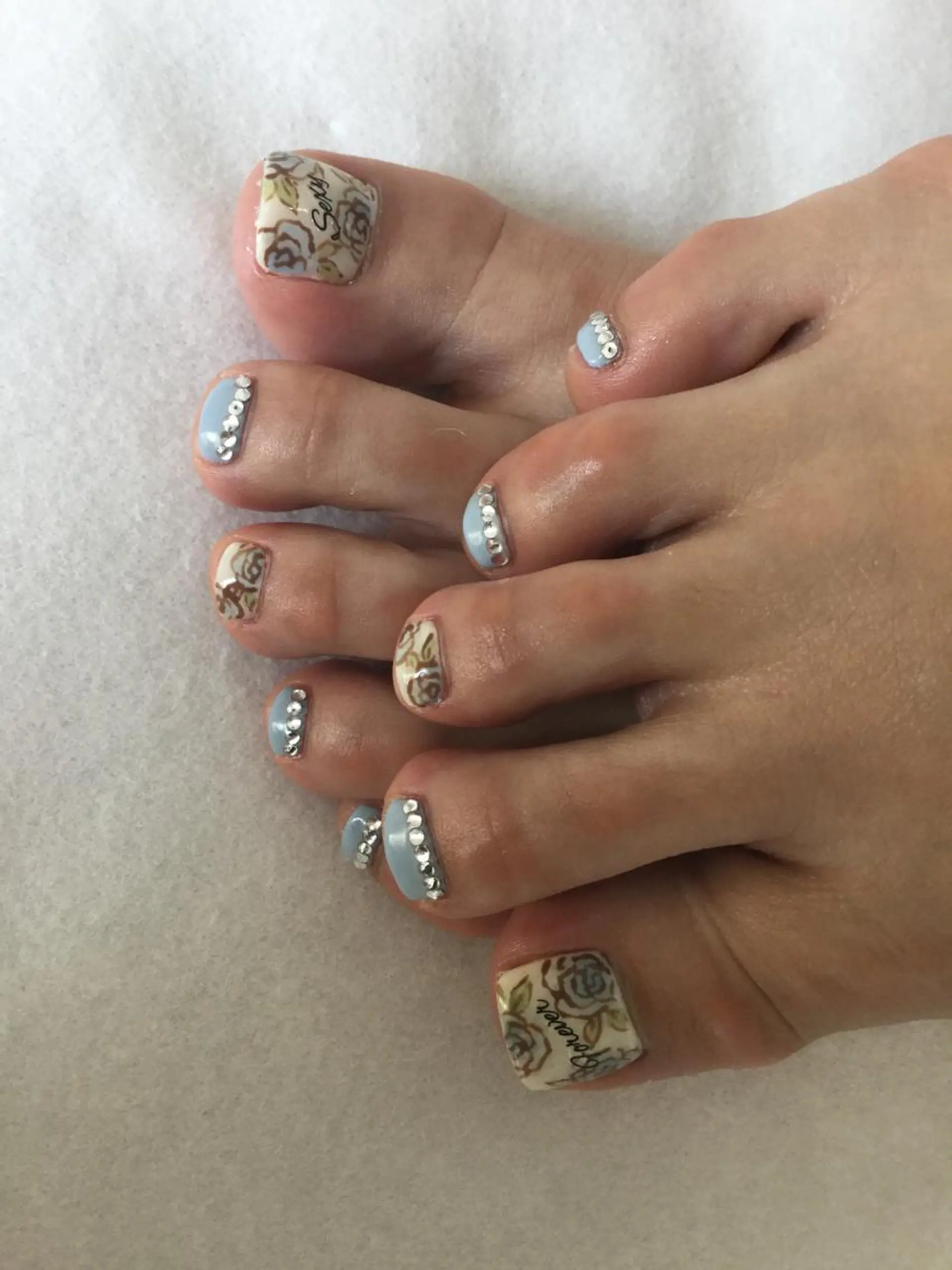 ネイル 💎🐰 saki. m 🐰💎のネイルデザイン