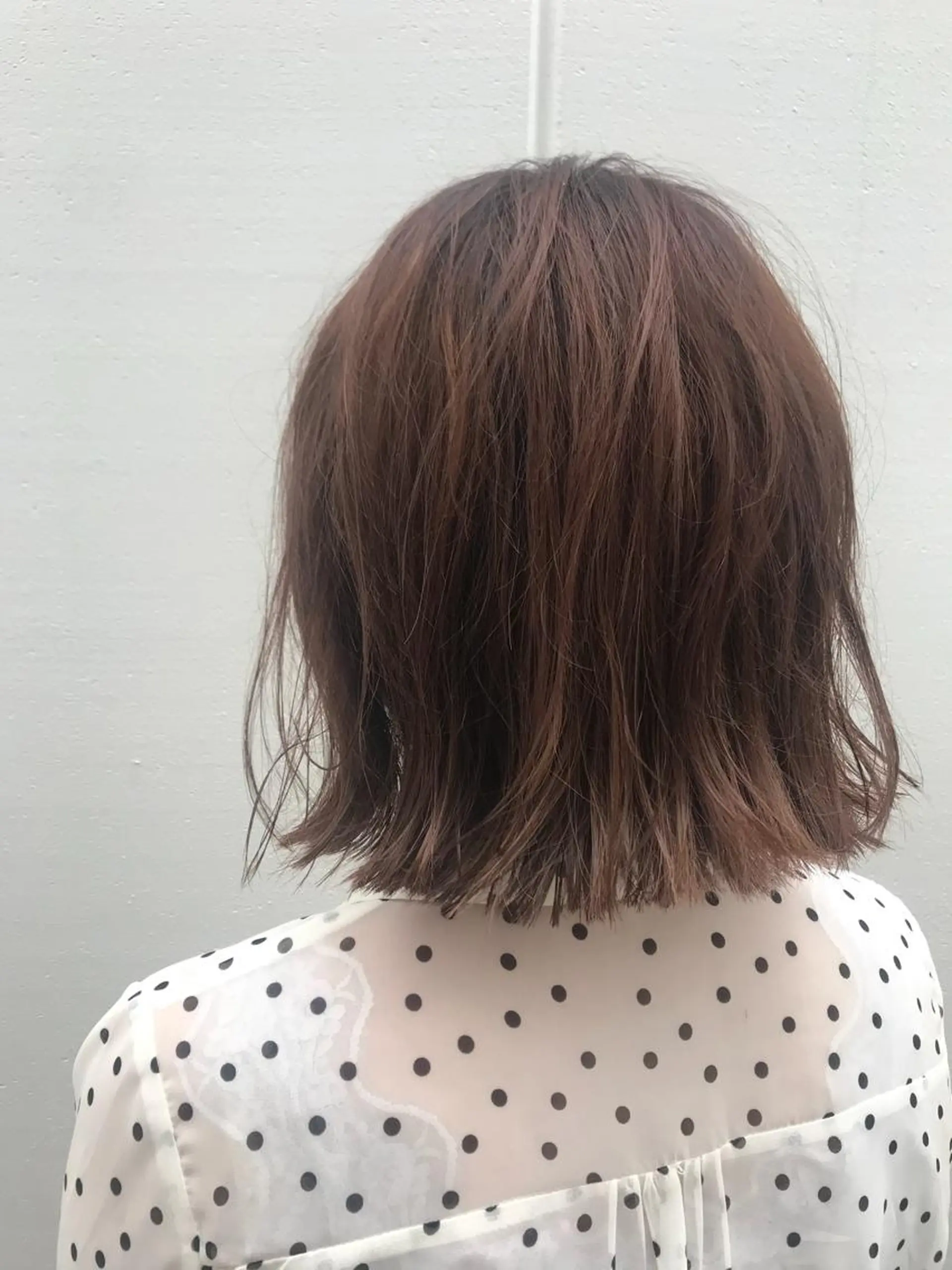 ミディアム アッシュ 外ハネヘア 竹田 夏菜のヘアスタイル
