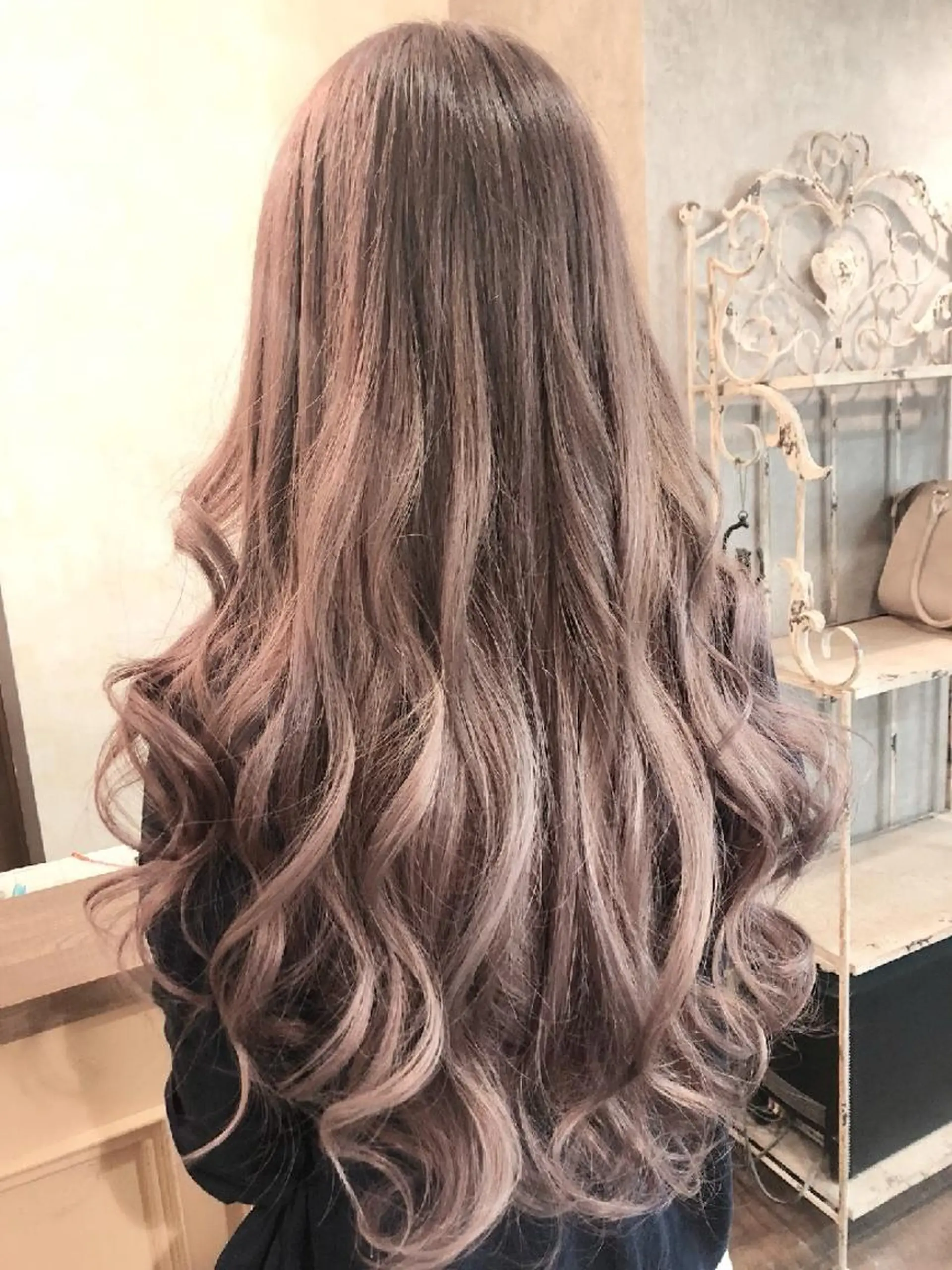 ロング ヘアカラー Magic Mush のヘアスタイル