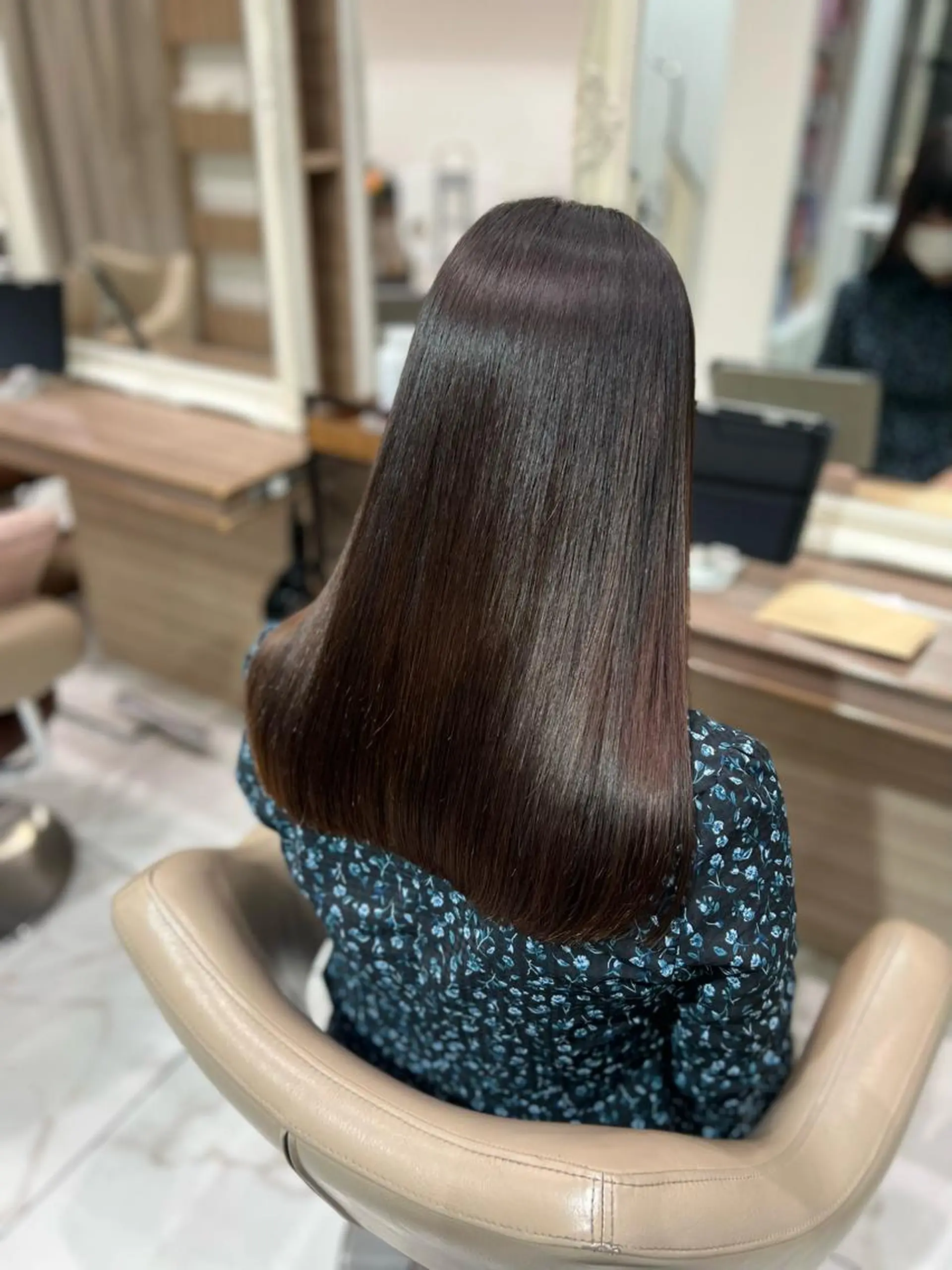 セミロング カラー 縮毛矯正 レイヤー×韓国 🇰🇷鈴木啓太のヘアスタイル