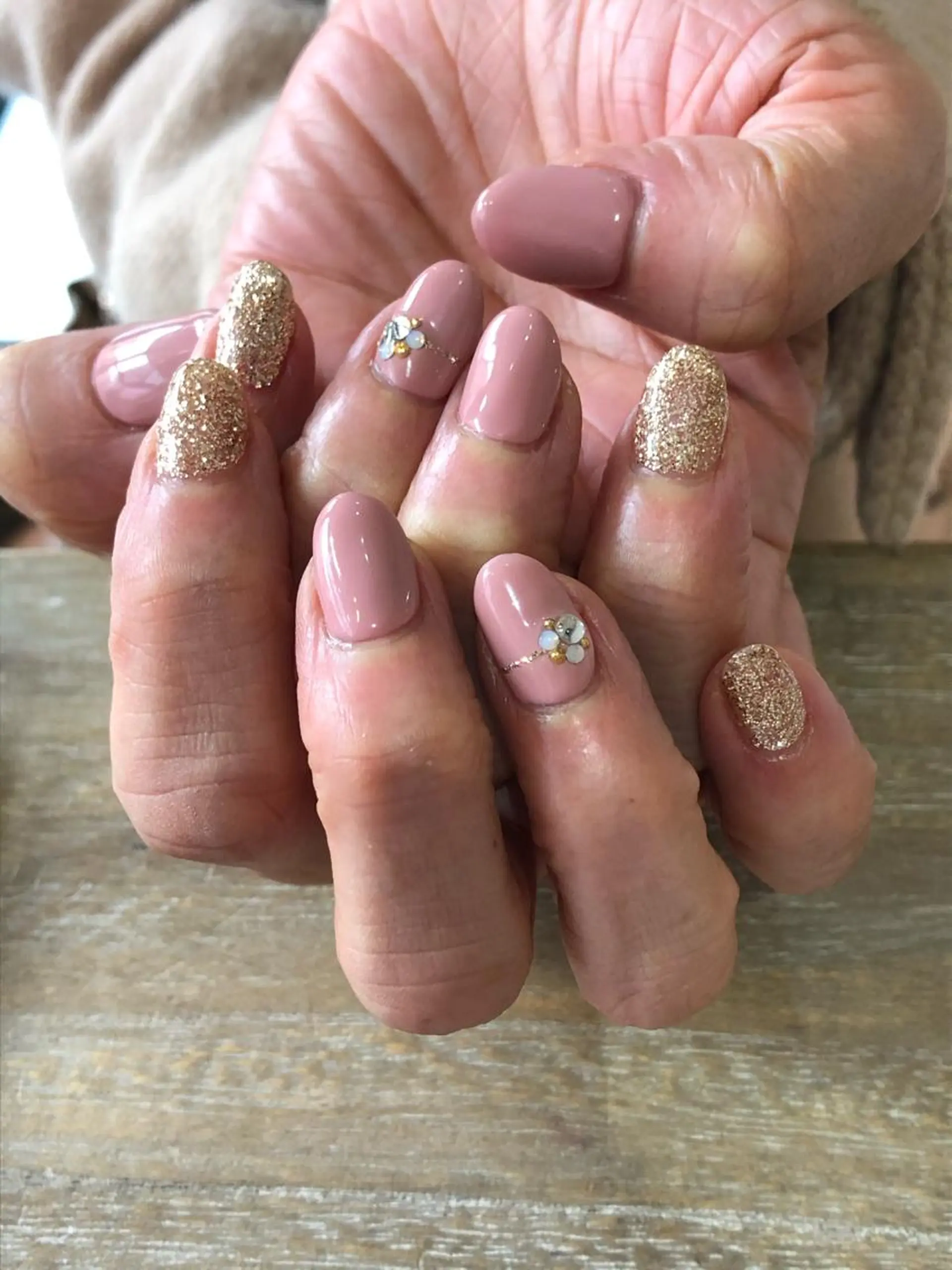 ネイル Nest 三田のマツエク・マツパデザイン