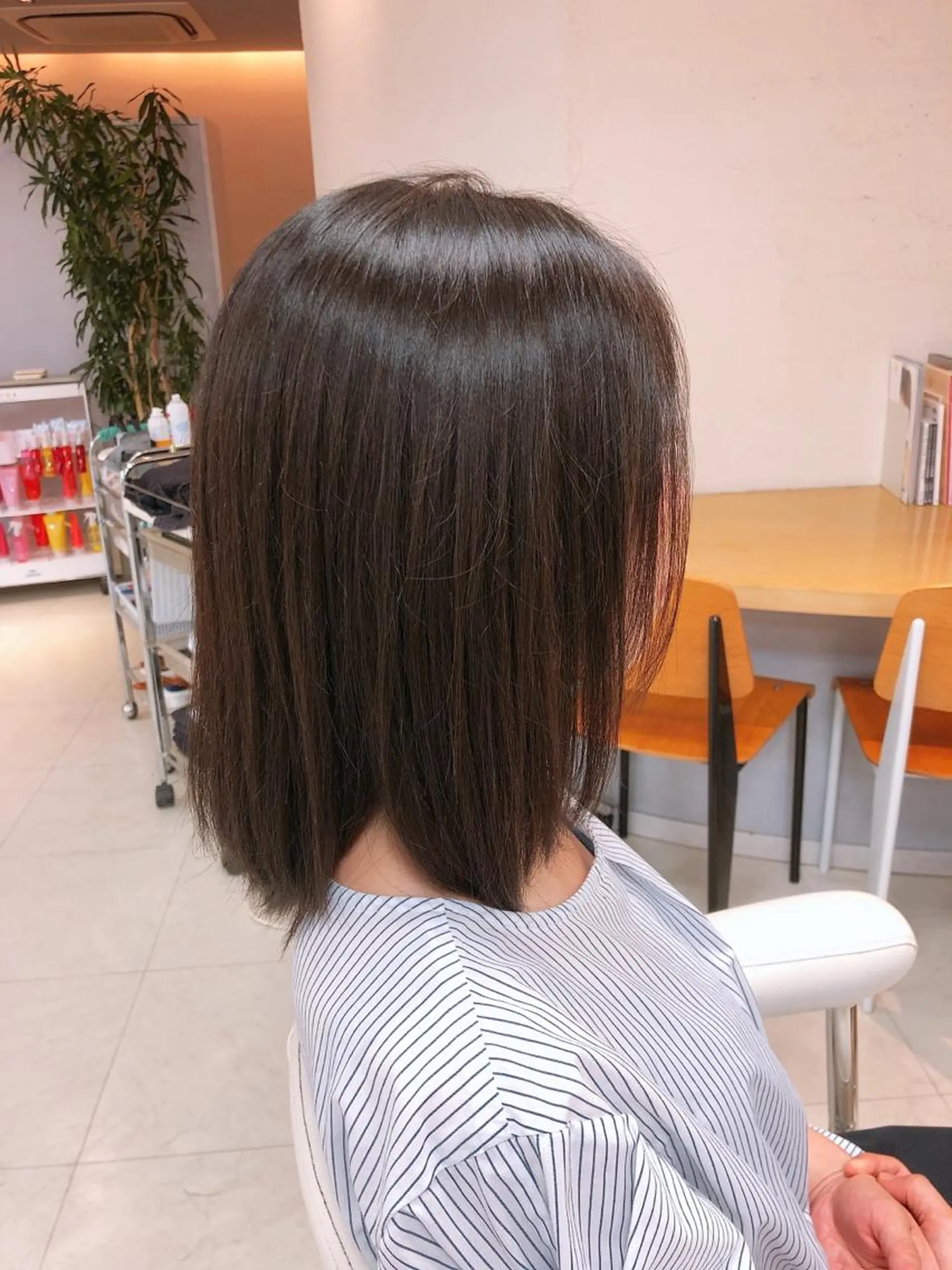 ミディアム カット ヘアカラー 阿部 美咲のヘアスタイル