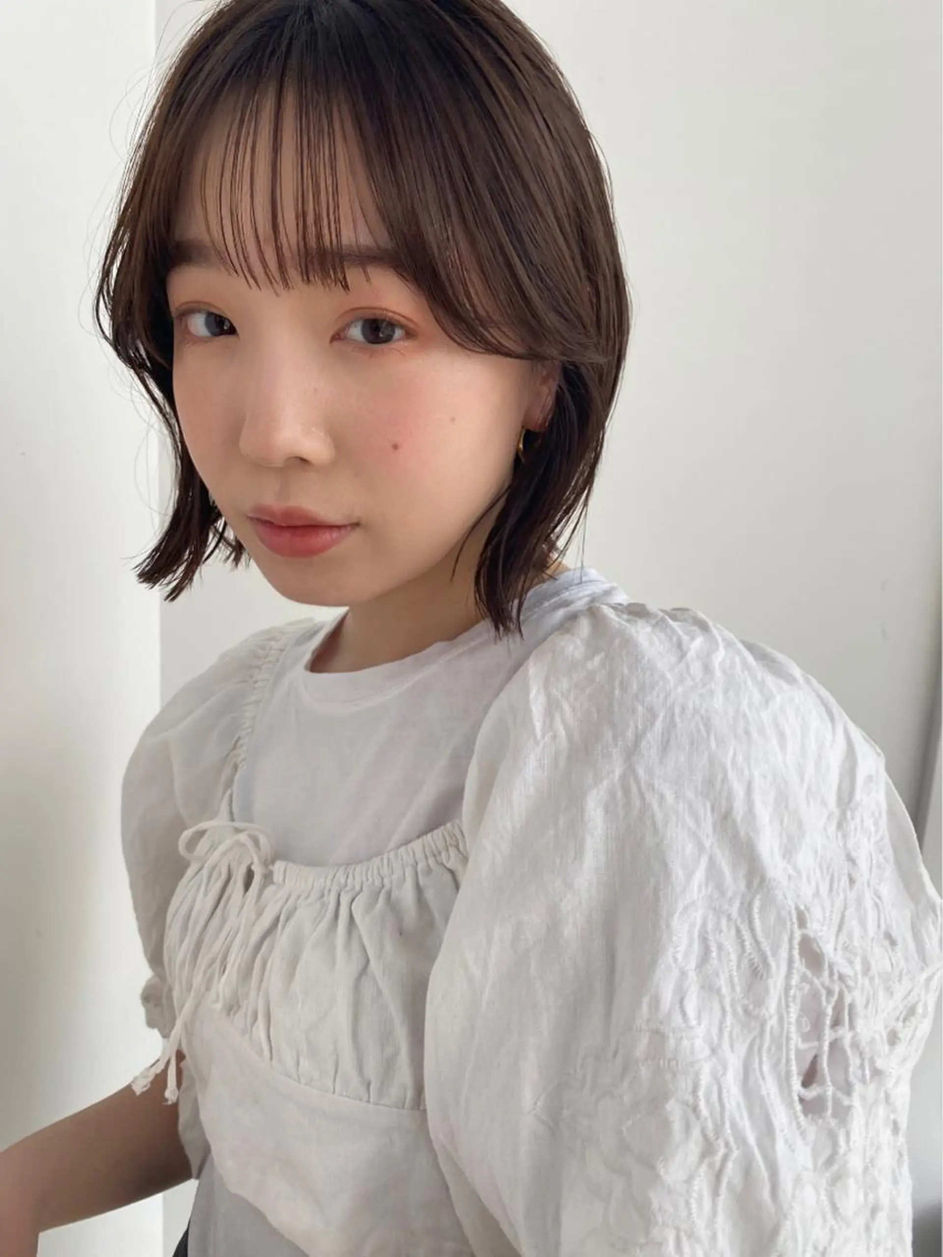 ミディアム カラー ベージュカラー ボブ くびれヘア カット ヘアカラー トリートメント shiori/暖色/ レイヤー/似合わせのヘアスタイル