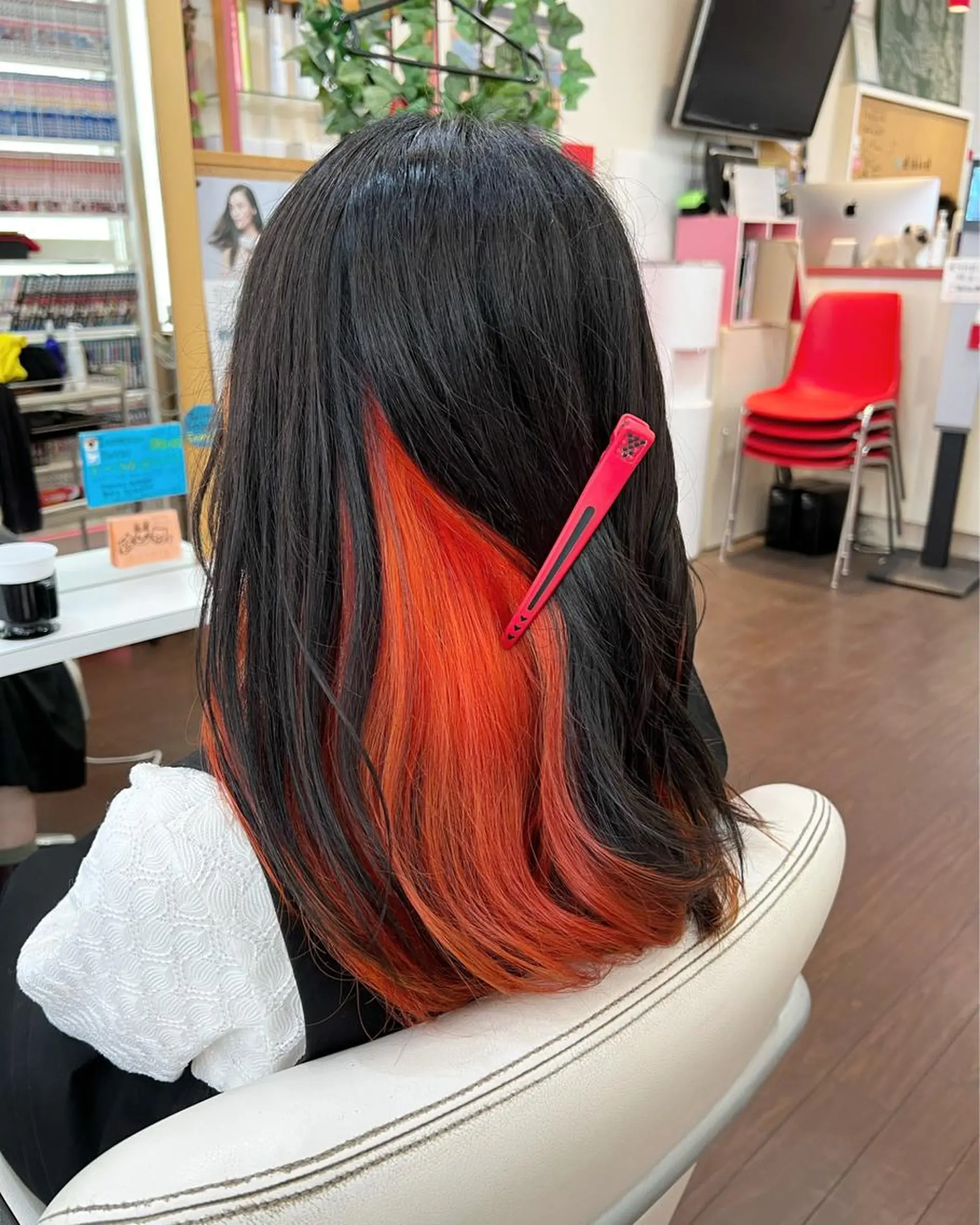 セミロング カラー インナーカラー オレンジ ヘアカラー まさき✂︎ブリーチ／ デザインカラーのヘアスタイル