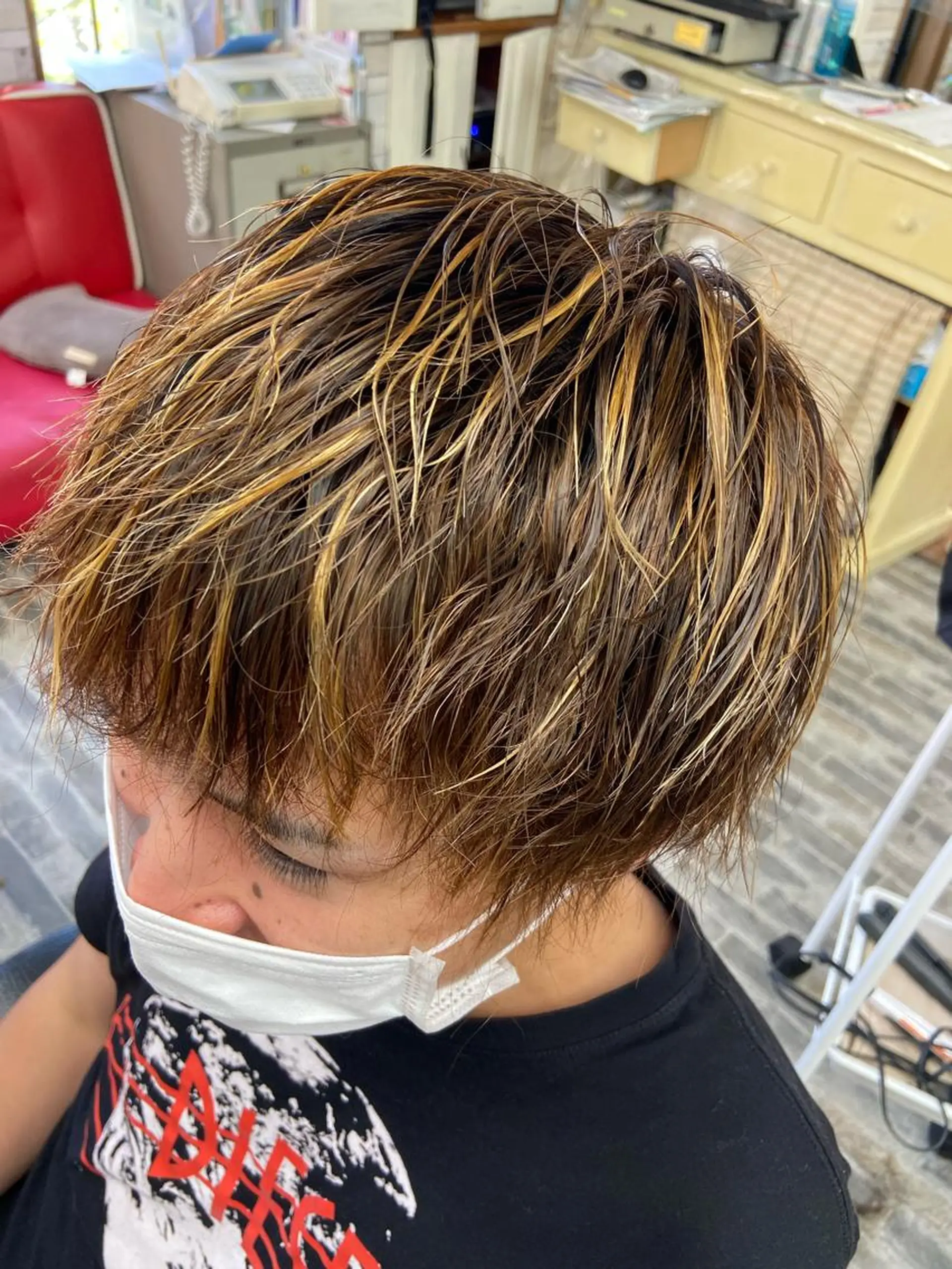 カラー パーマ メンズ メンズハイライト メンズパーマ メンズツイストパーマ ハイライトカラー ツイストパーマ 美容室スージーズ所属・大坪 拓斗のヘアスタイル