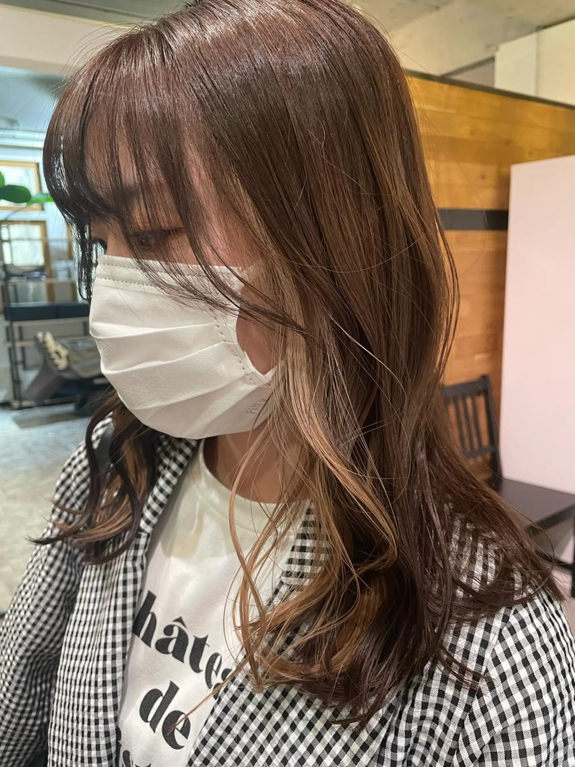 ミディアム カラー 高梨 菜々のヘアスタイル