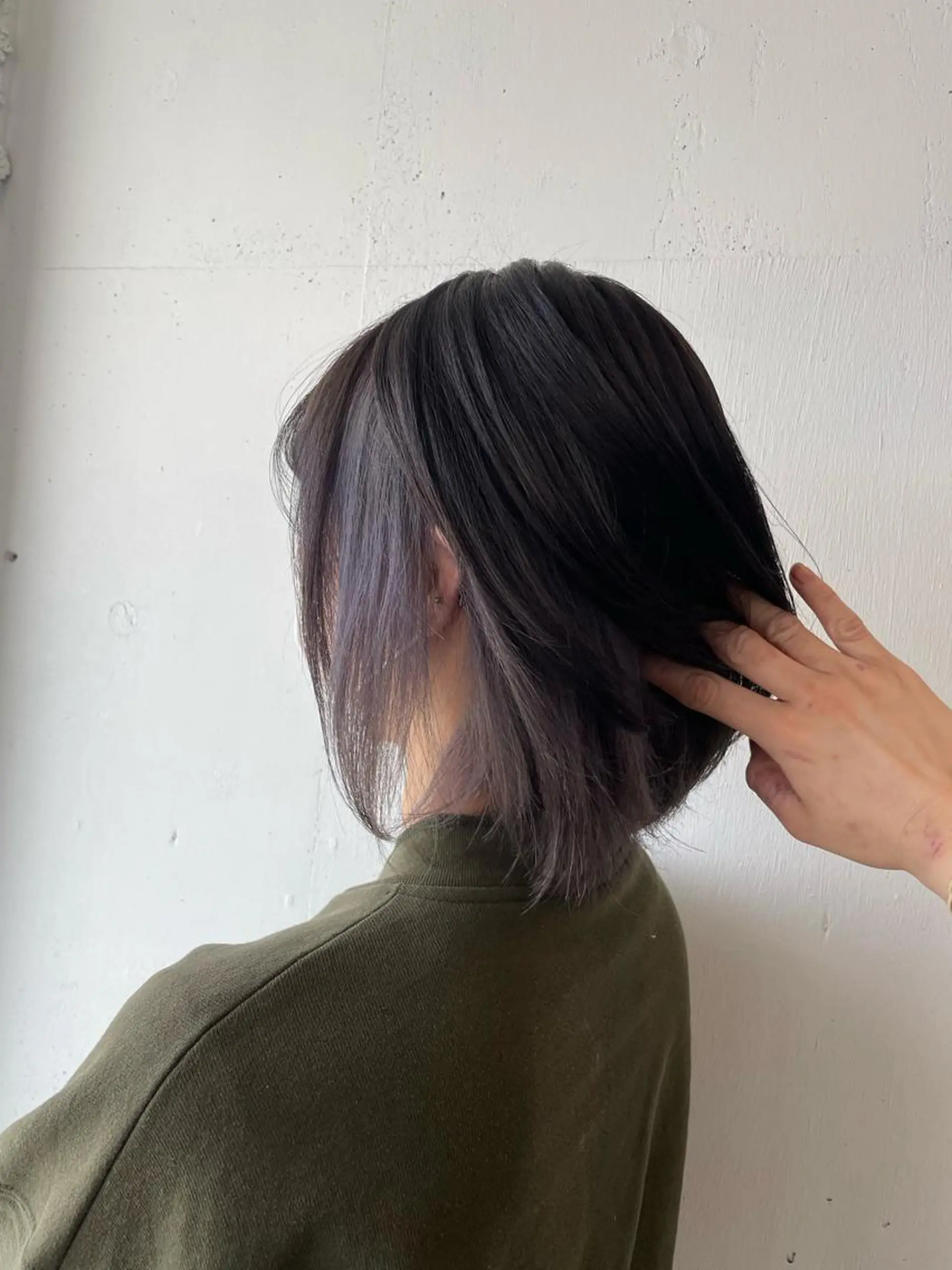 カラー インナーカラー シルバー ハイトーンカラー🩵 指名多数💗横山聖奈のヘアスタイル