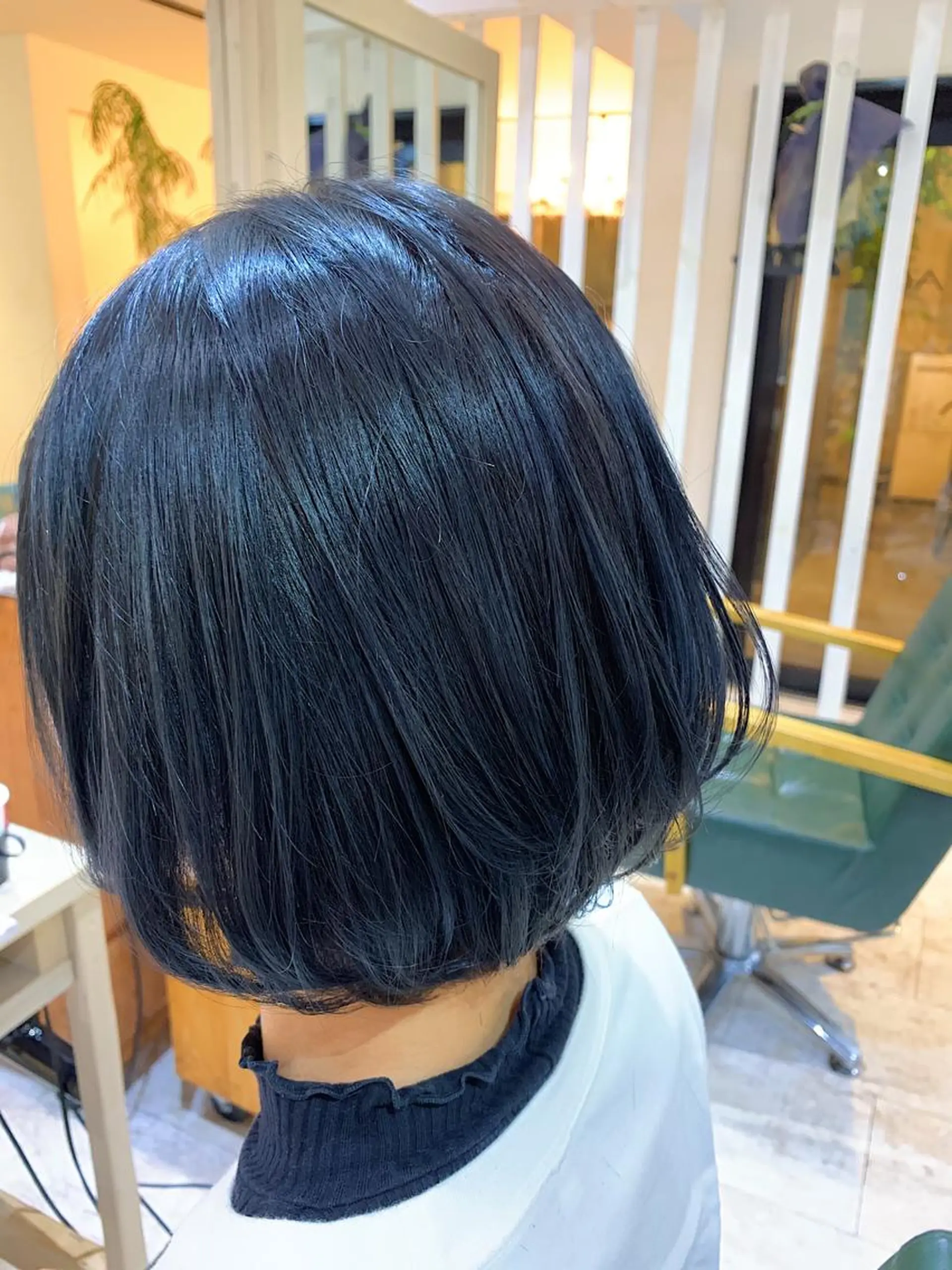 ショート カラー ネイビーカラー カット 縮毛矯正 トリートメント 溝口 恭章のヘアスタイル