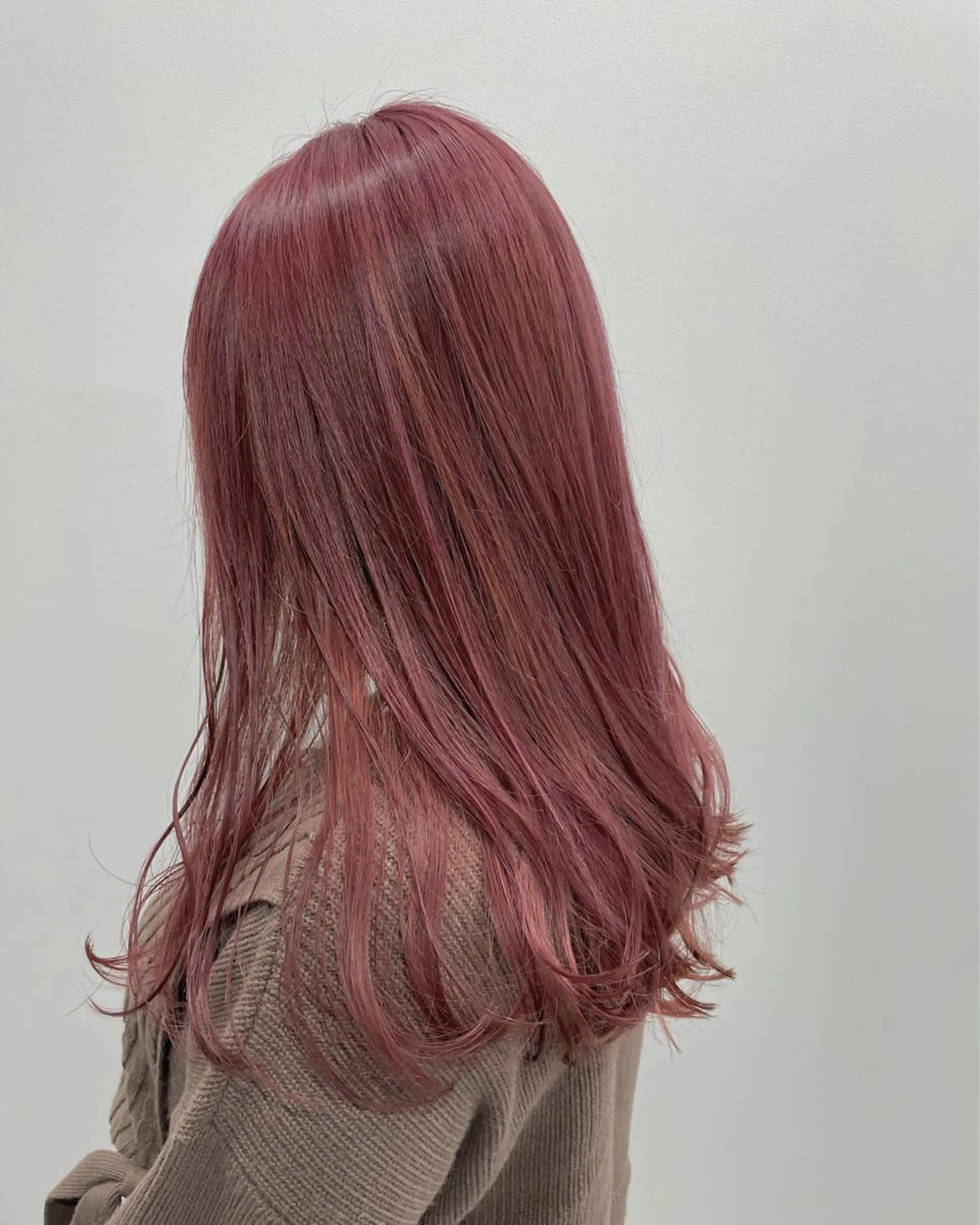 ロング カラー ブリーチ ピンクカラー 宮本 円のヘアスタイル