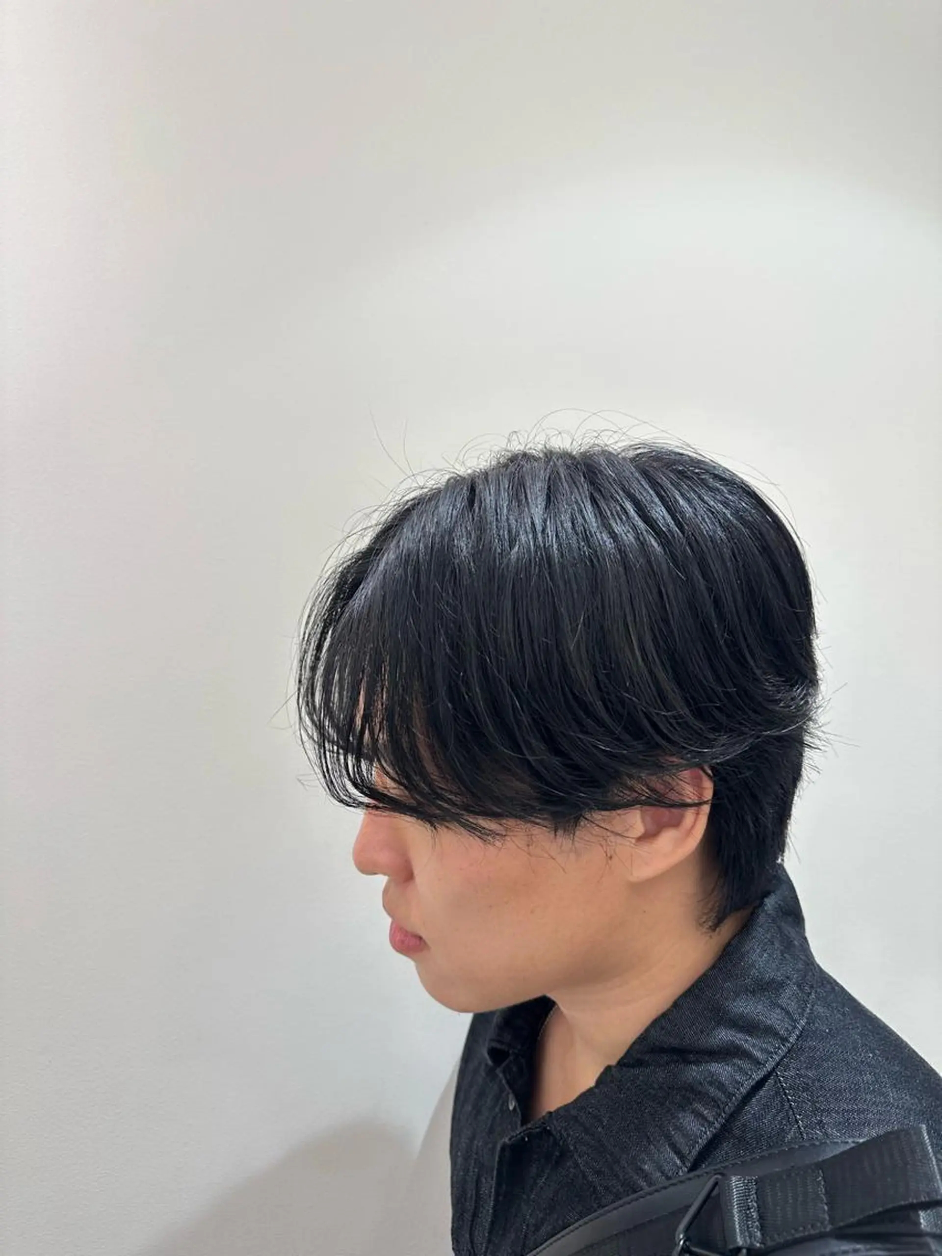 メンズ タイトボブ個性派カラ ーAKANEのヘアスタイル
