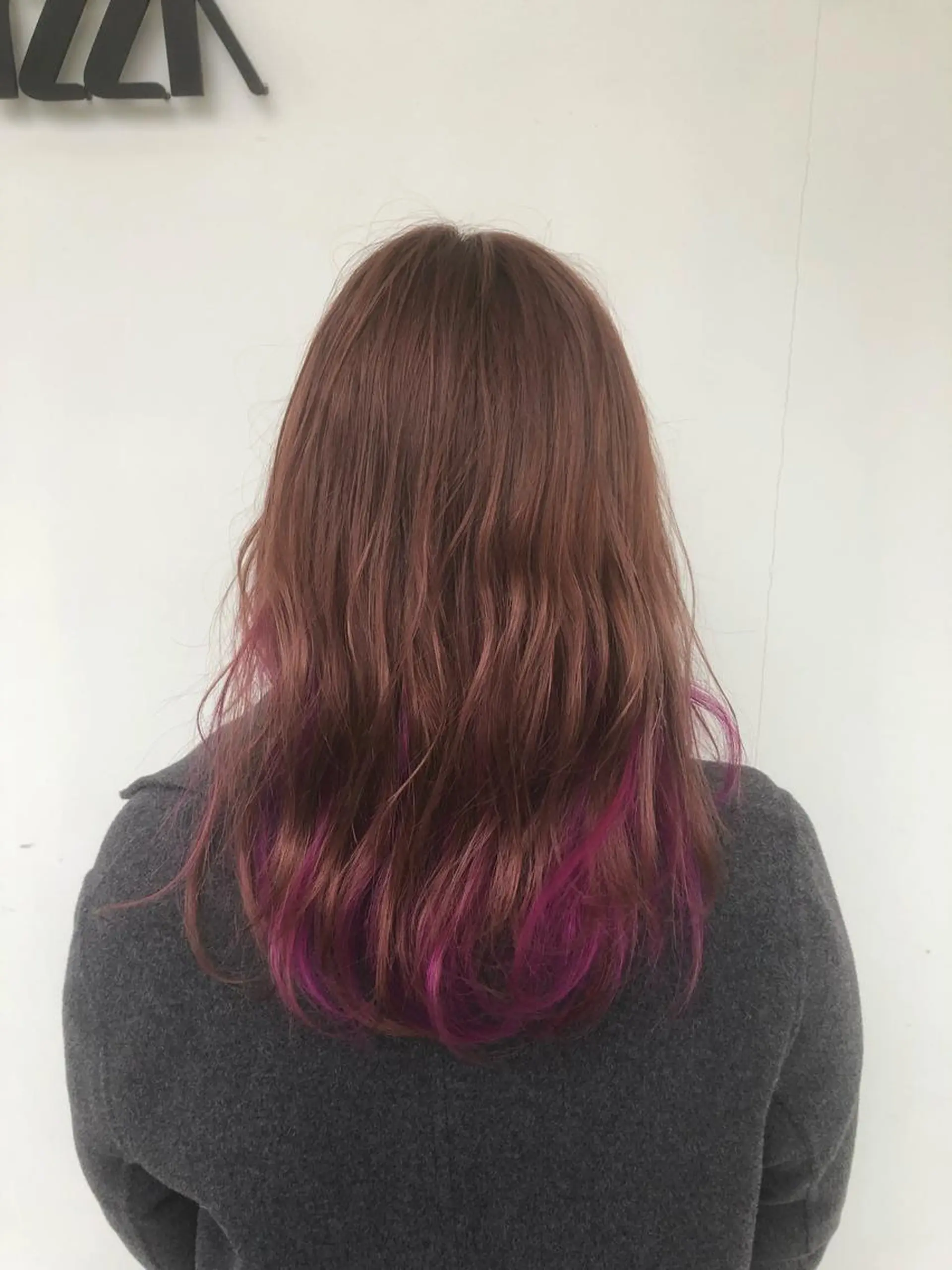 セミロング カラー ベージュカラー ブリーチ ピンクカラー ピンクベージュ 東條 克義のヘアスタイル