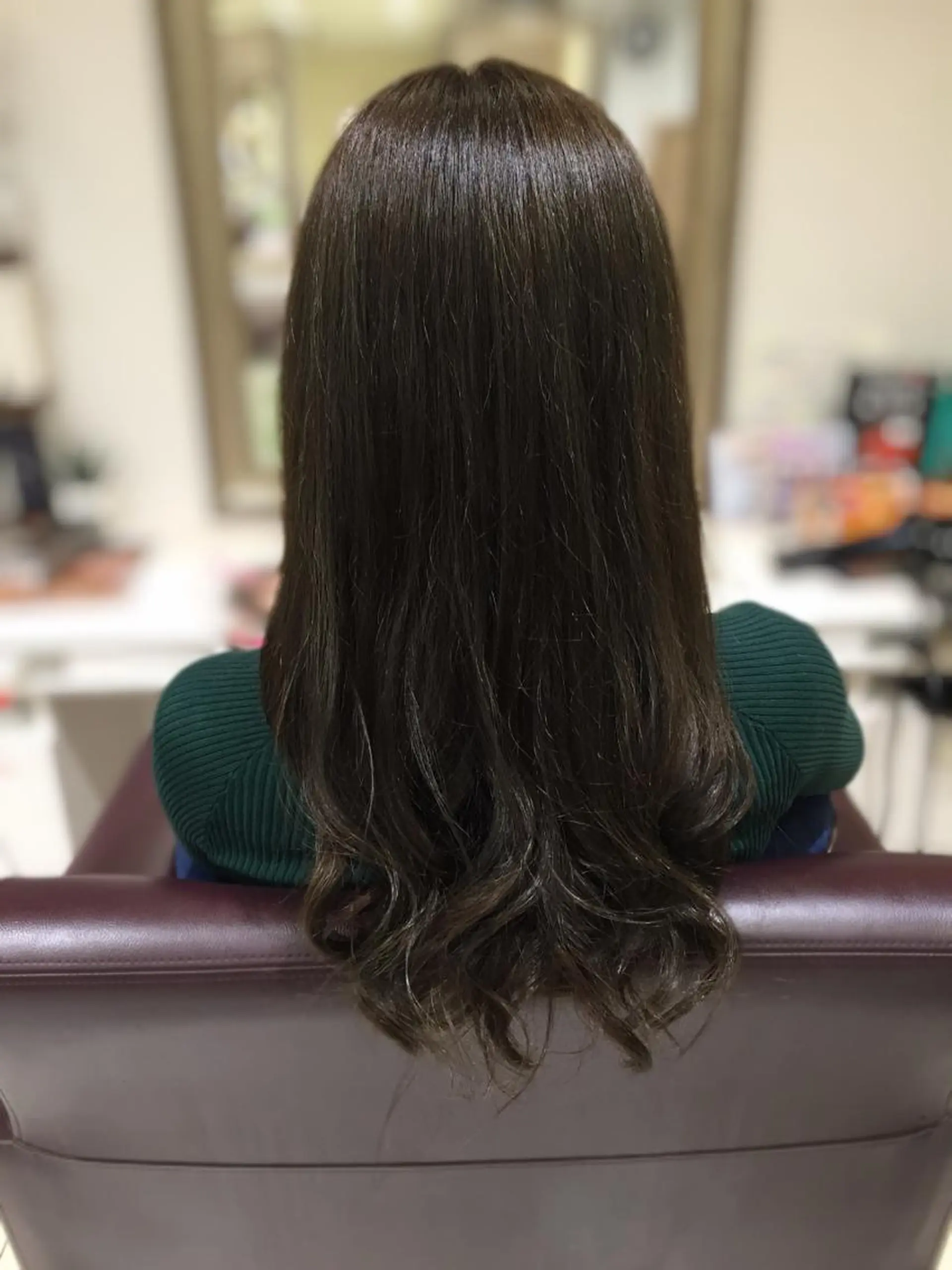 ロング ヘアカラー 仁科 友恵のヘアスタイル