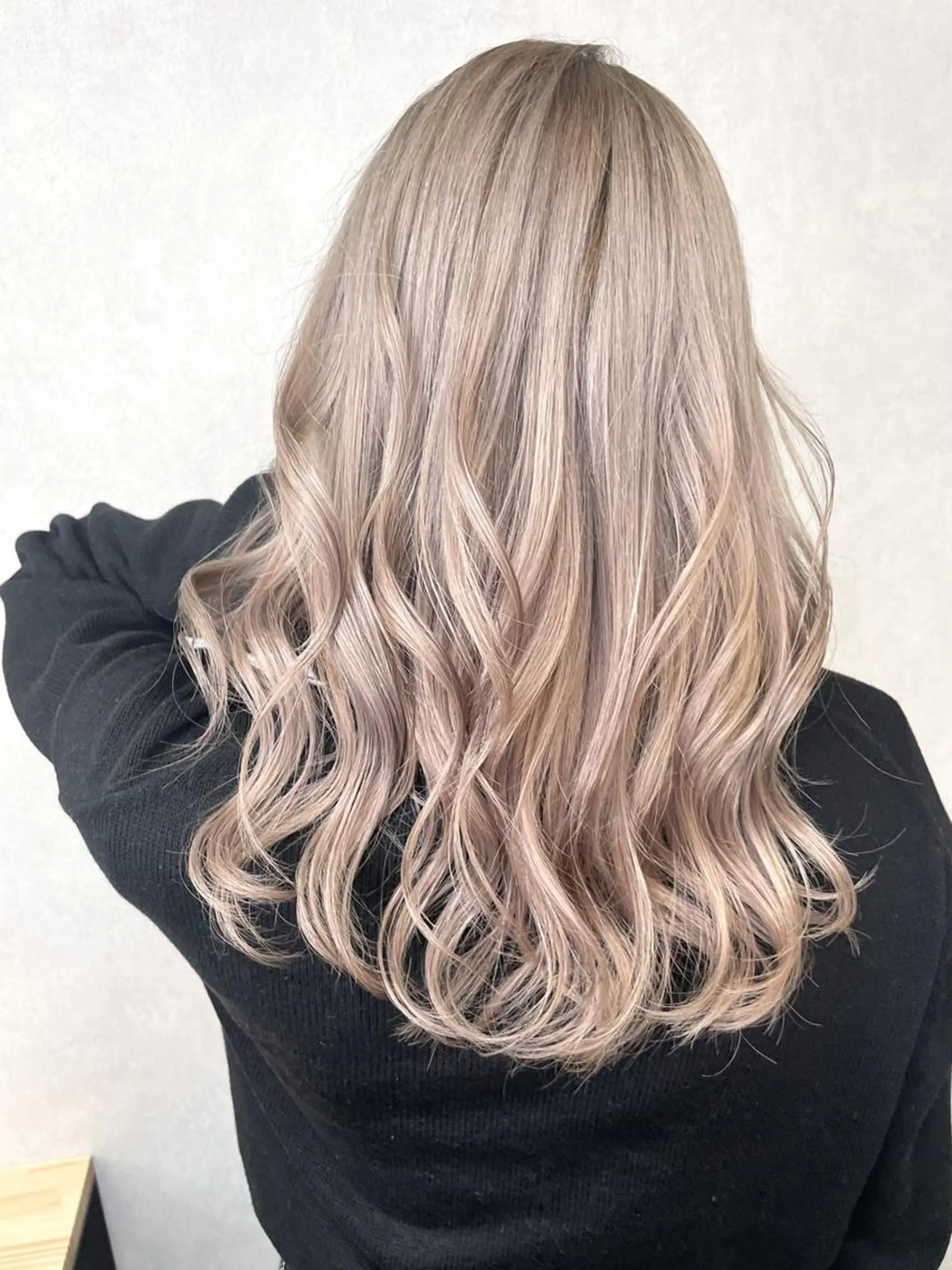 セミロング ヘアアレンジ カラー ハイトーン カラーのヘアスタイル