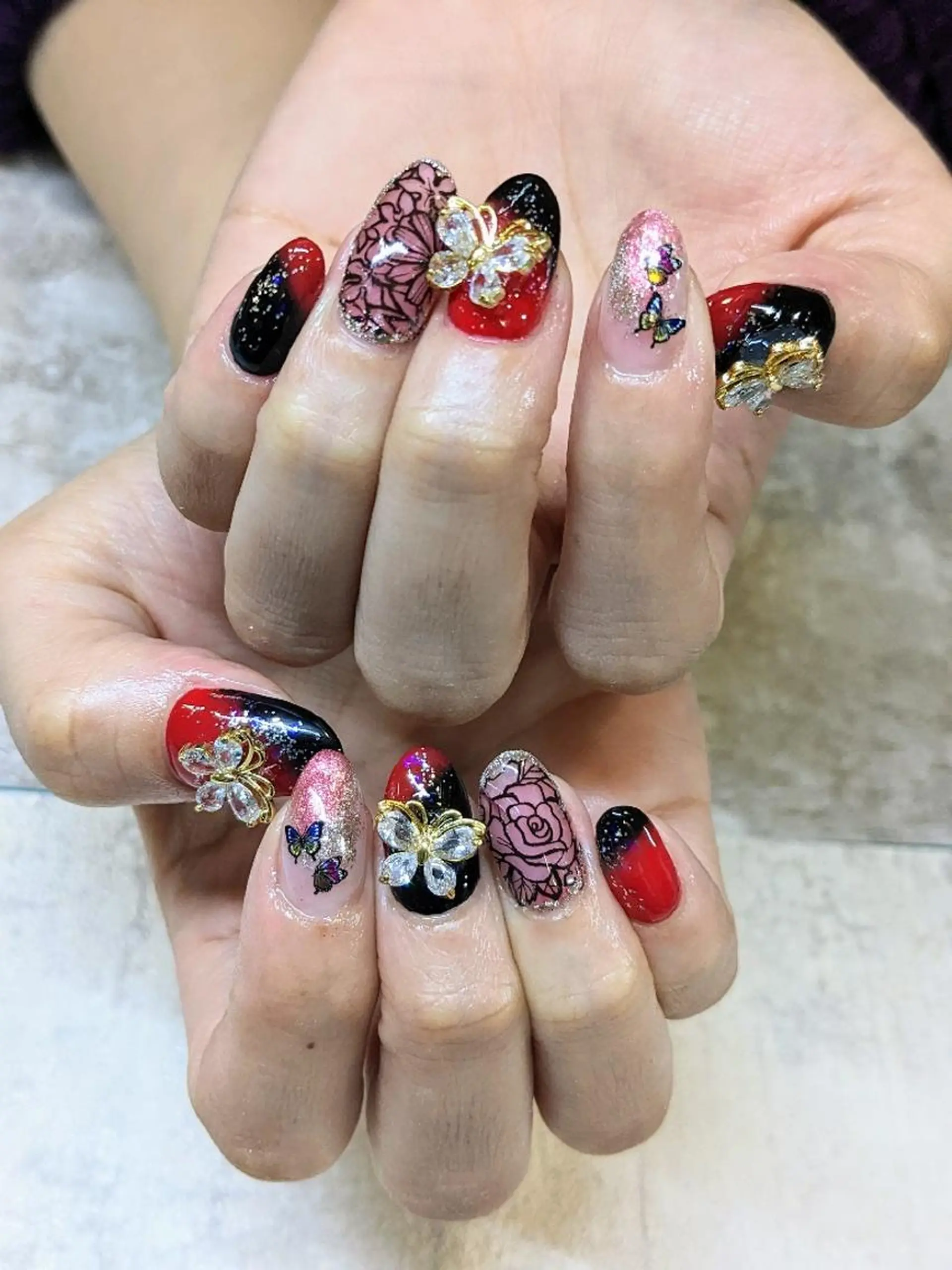 ネイル 成人式 グラデーション nail salon macaron のネイルデザイン