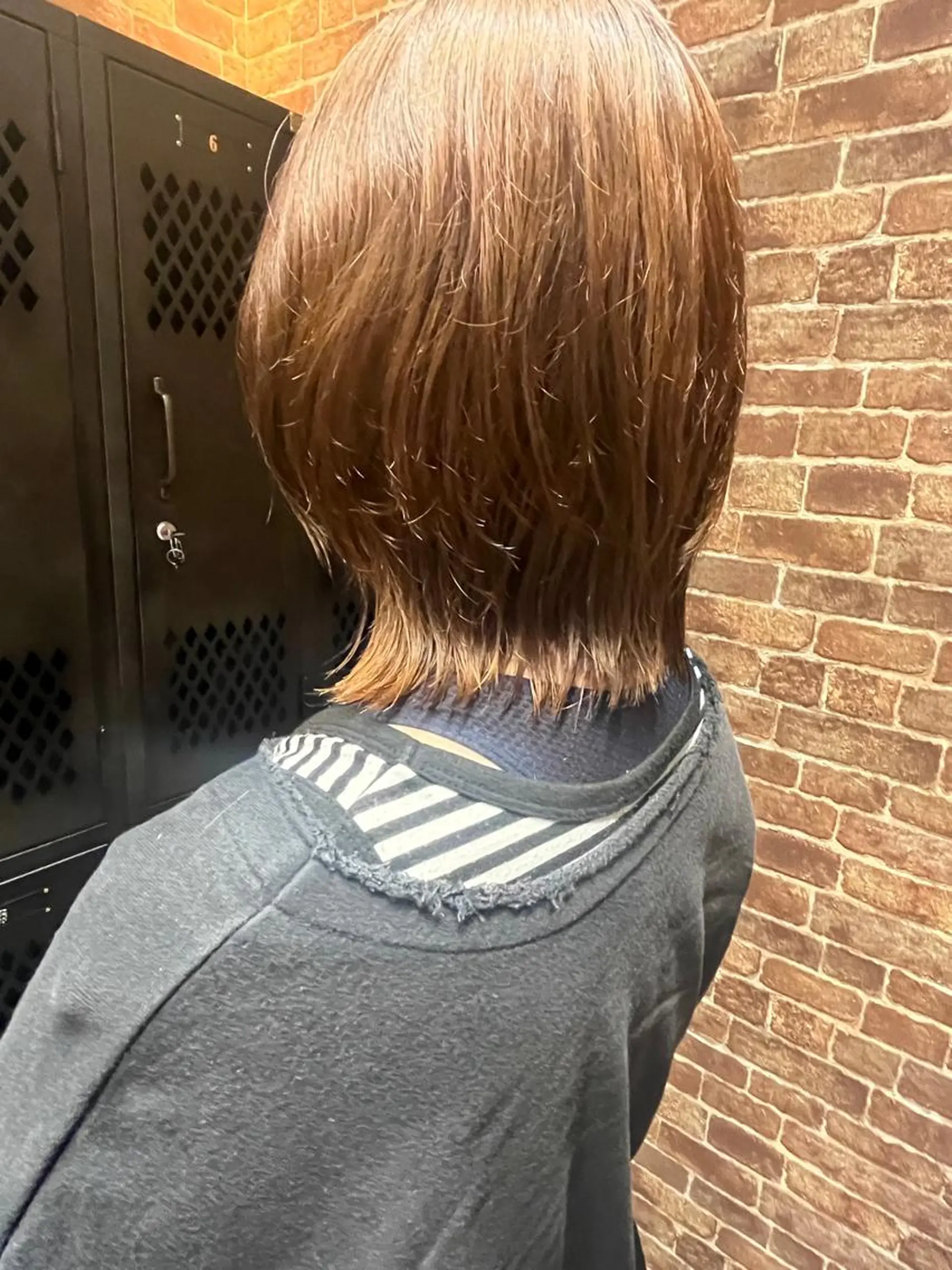 ミディアム カラー パーマ ヘアアレンジ メンズ キッズ ネイル マツエク・マツパ アイブロウ ミディアムパーマ メンズパーマ ブラウンカラー ケアカラー 透明感カラー 久木原 ゆりのヘアスタイル