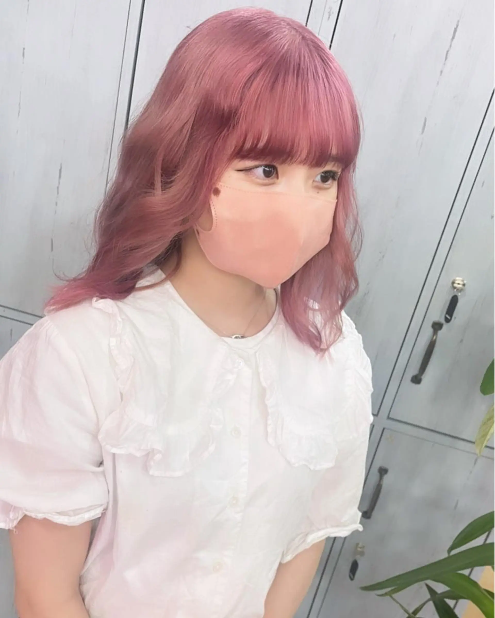 セミロング カラー ブリーチ✖️レイヤー MANATO🎨🌈のヘアスタイル