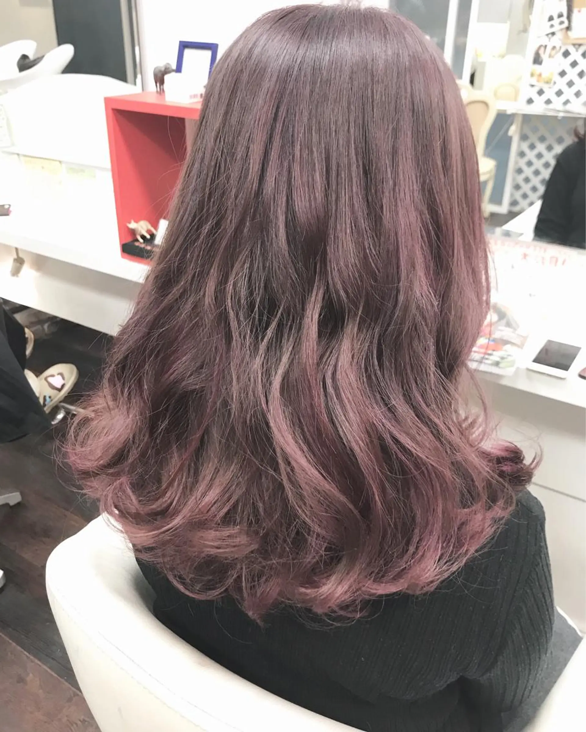 セミロング カラー 岩谷/ブリーチ 🪽透明感カラーのヘアスタイル