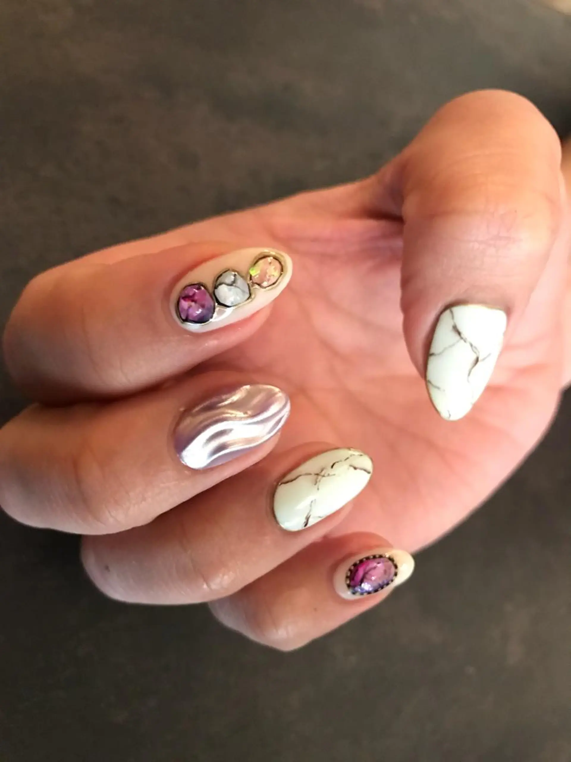 ネイル アートネイル elu ：nail＆eyeのネイルデザイン