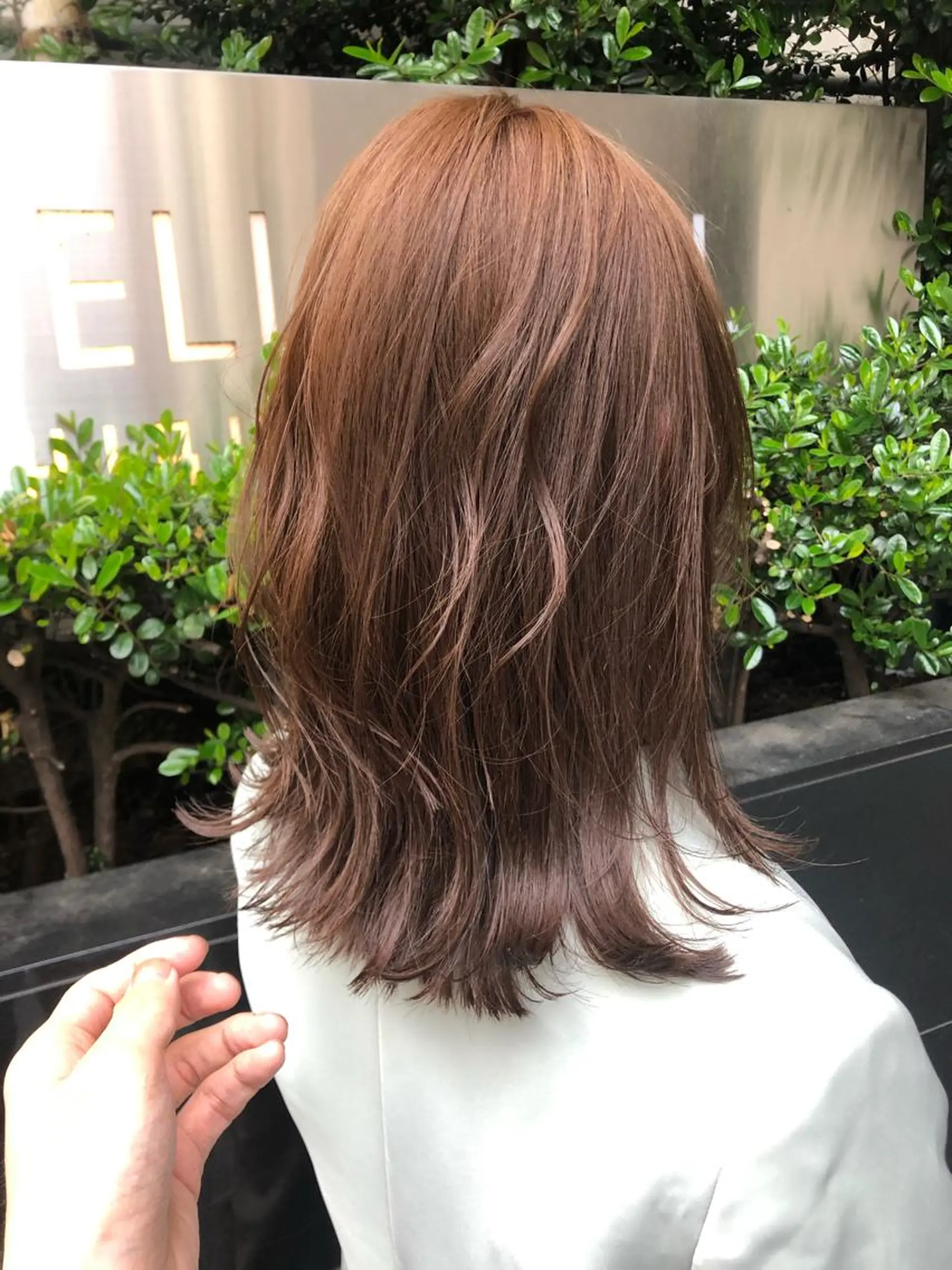 ミディアム ボブ/縮毛矯正/ レイヤー/塚田のヘアスタイル