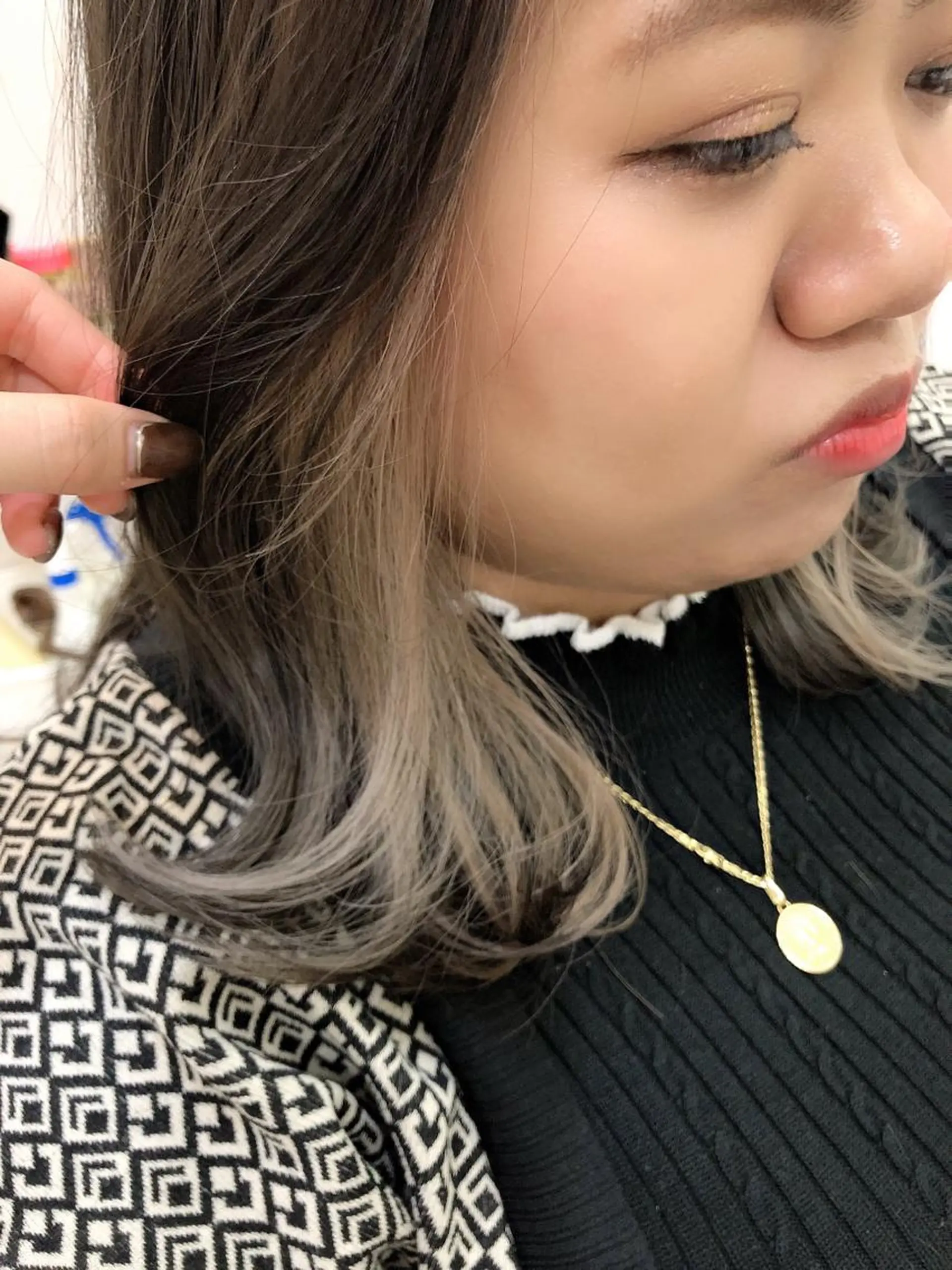 セミロング カラー ブリーチ イヤリングカラー ヘアカラー 🤎ベージュカラー/ 髪質改善/山岸🤎のヘアスタイル