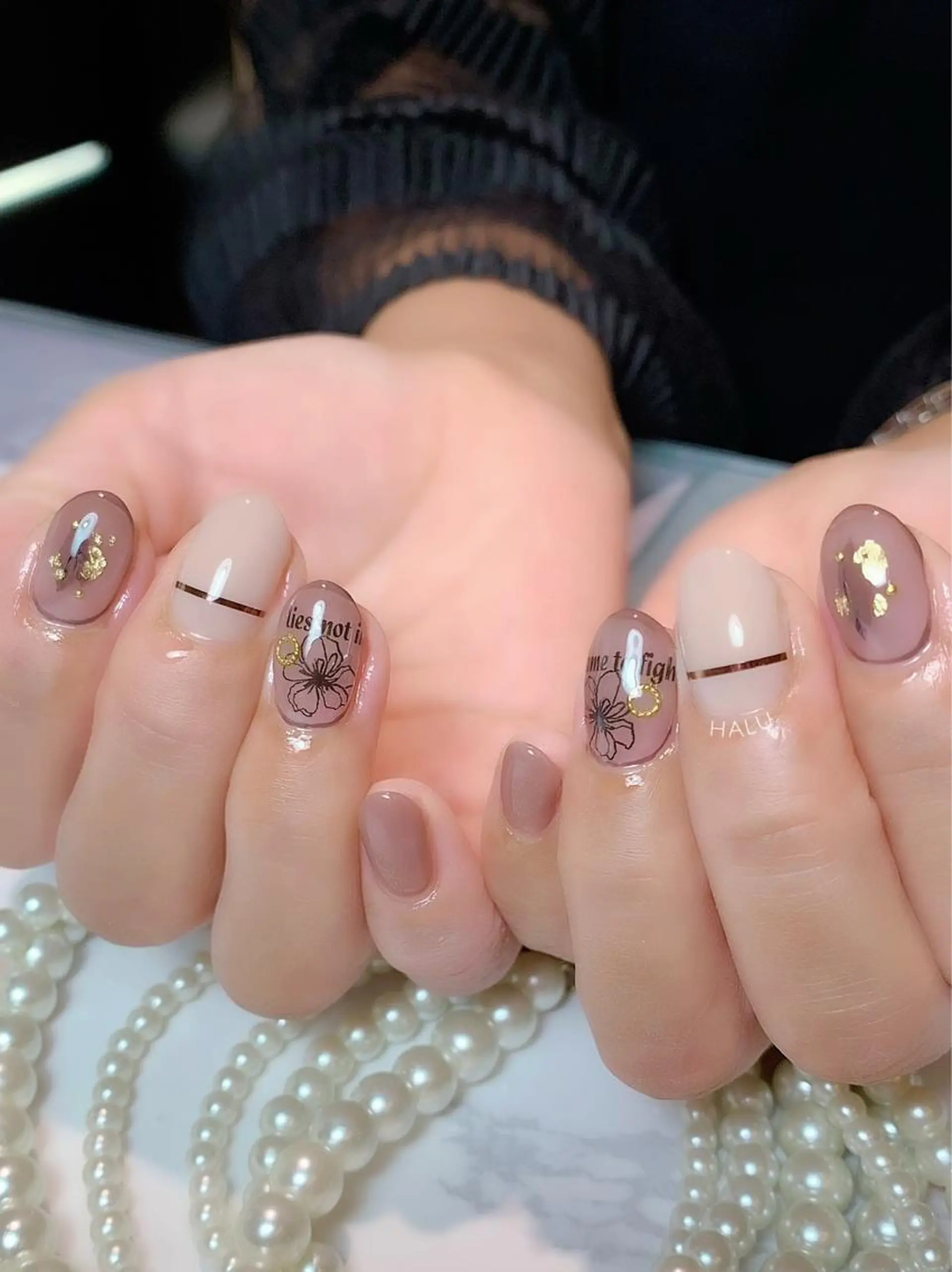 ネイル ブラウン ゴールド HALU ハルのネイルデザイン