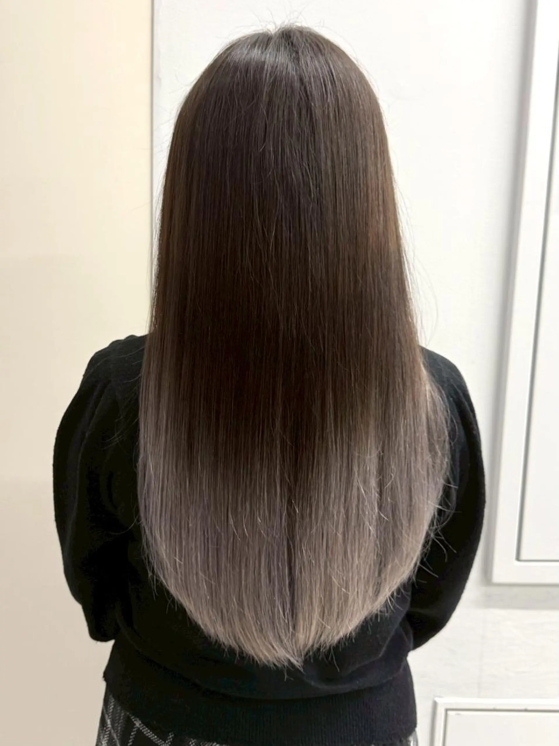 カラー ロング アッシュ ベージュカラー ショコラベージュ ココアベージュ ダークアッシュ 【公式】amble luxe池袋東口🩷のヘアスタイル