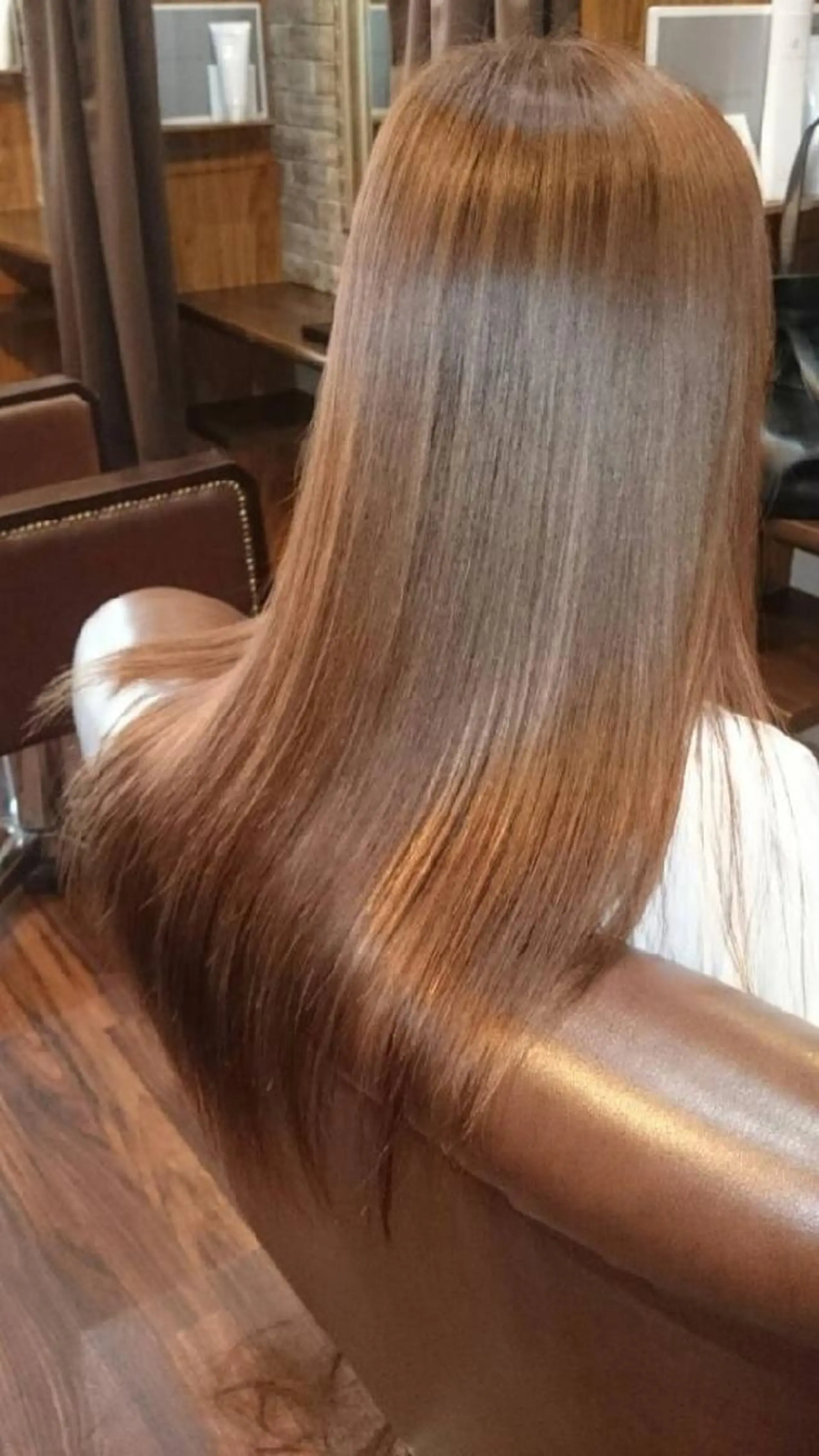 ロング カラー カット 縮毛矯正 トリートメント 美髪 カラーリストのヘアスタイル