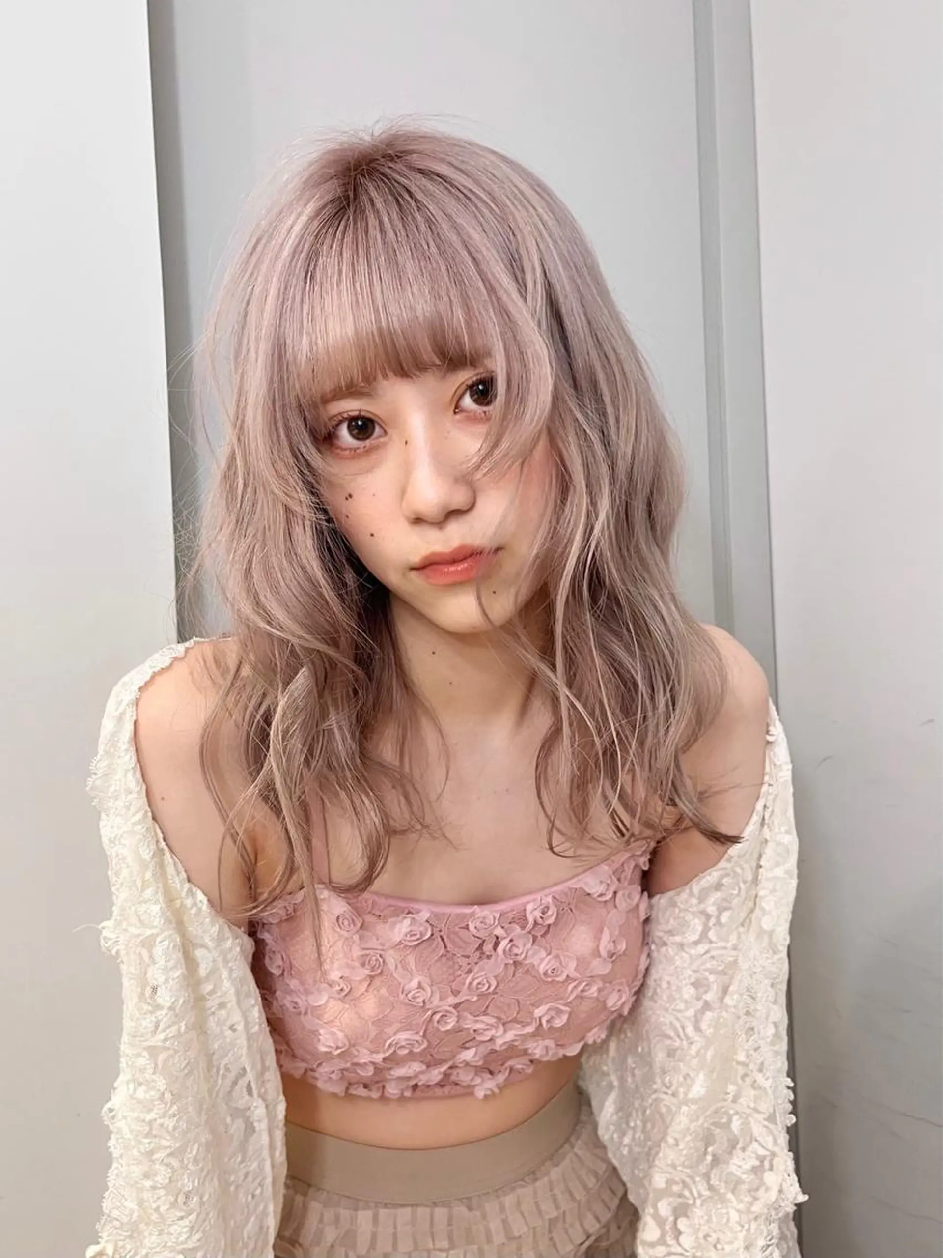 ミディアム カラー ヘアアレンジ ベージュカラー ブリーチ ピンクカラー ピンクベージュ ホワイトピンク ヘアカラー トリートメント 🎀taro ブリーチなしカラーのヘアスタイル