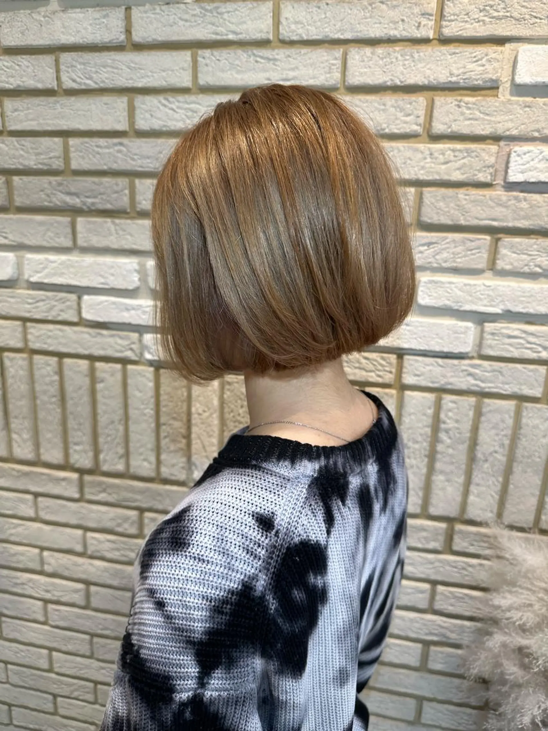 ショート カラー ベージュカラー ブリーチ ケアブリーチ ミルクティーベージュ カット Sakura .のヘアスタイル