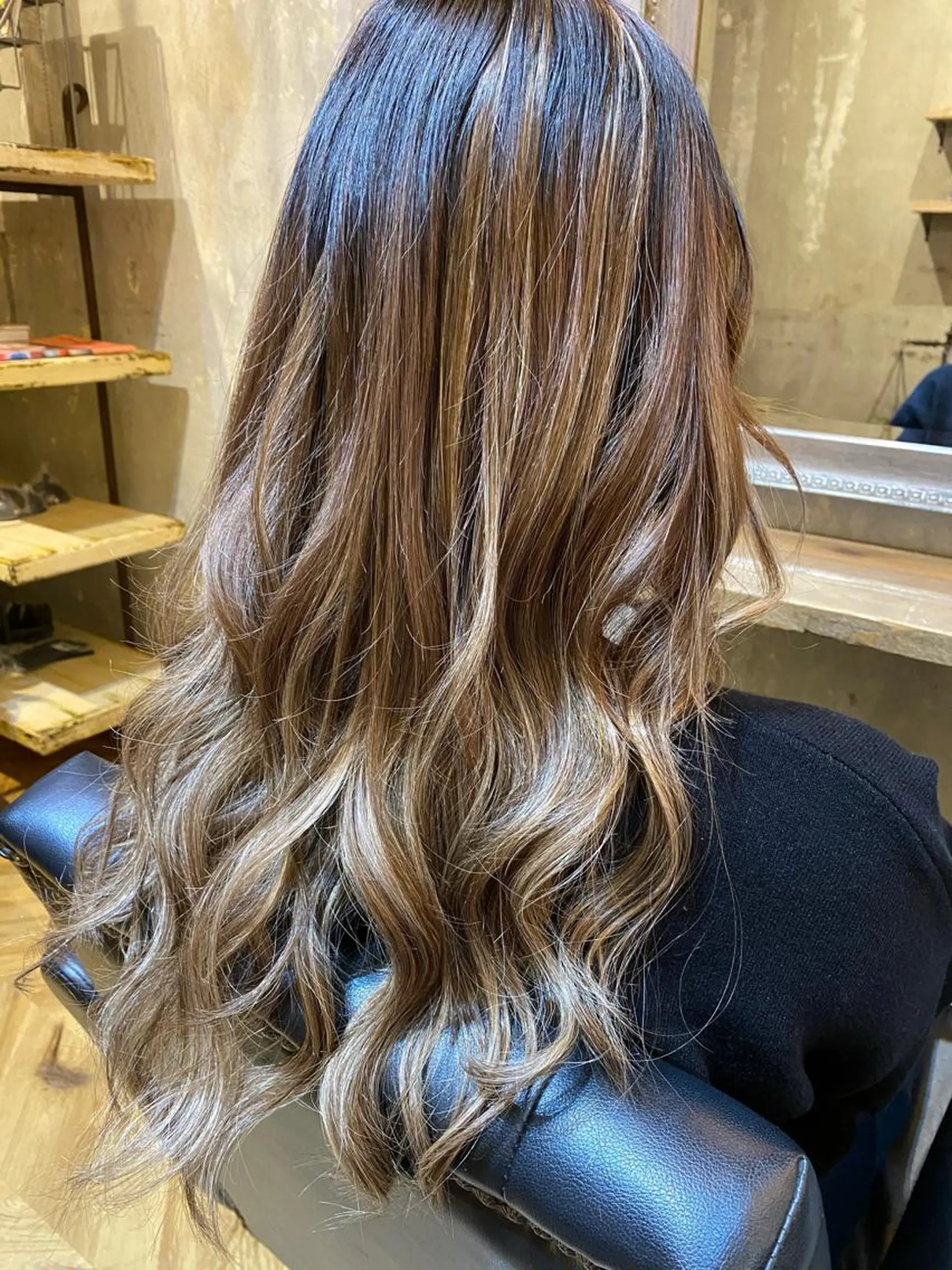 ロング カラー ブリーチ グラデーションカラー シールエクステ 🪽CHIAKIのヘアスタイル