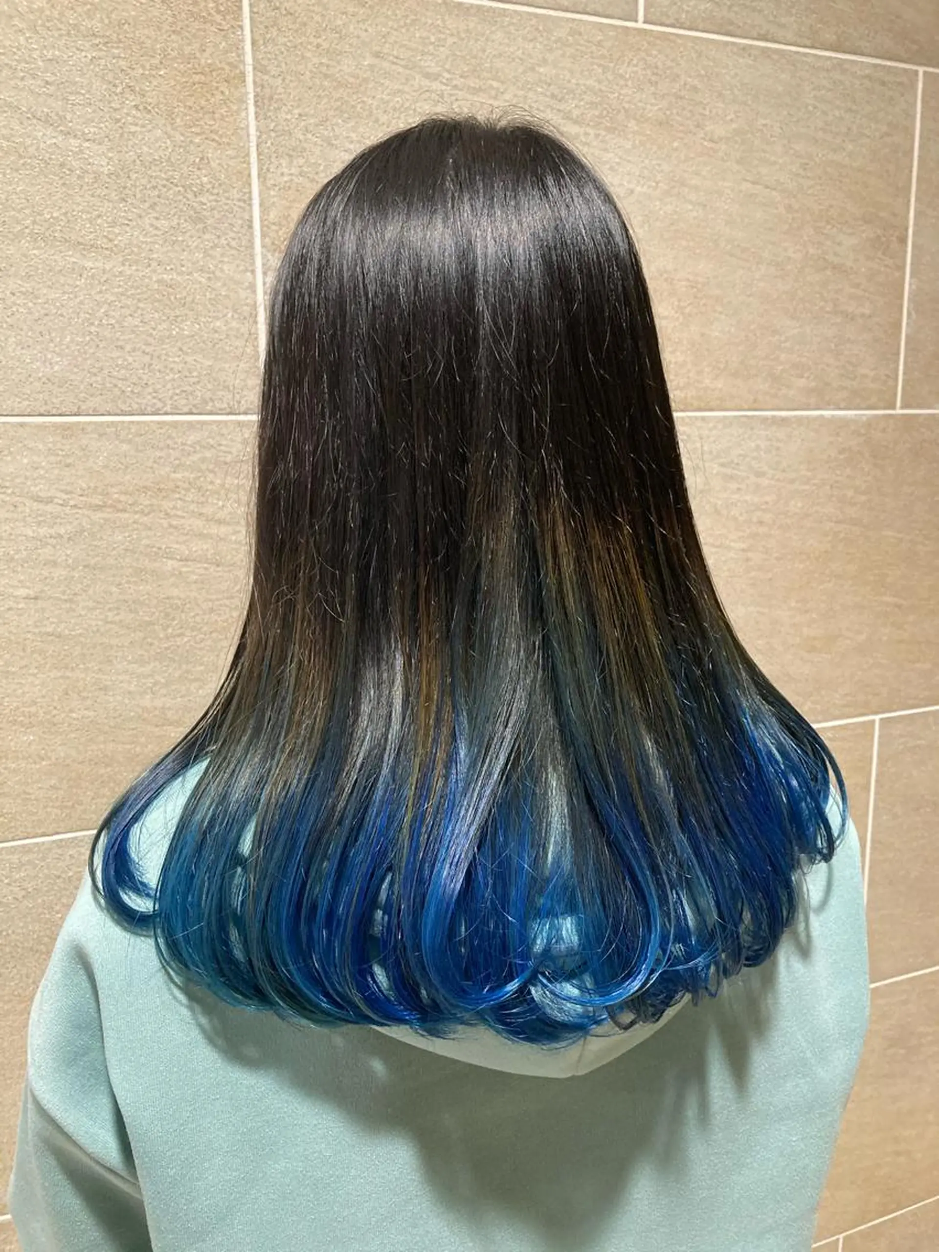 ロング カラー ブルーカラー ダブルカラー グラデーションカラー イエローカラー ヘアカラー トリートメント 宮原 佳苗のヘアスタイル