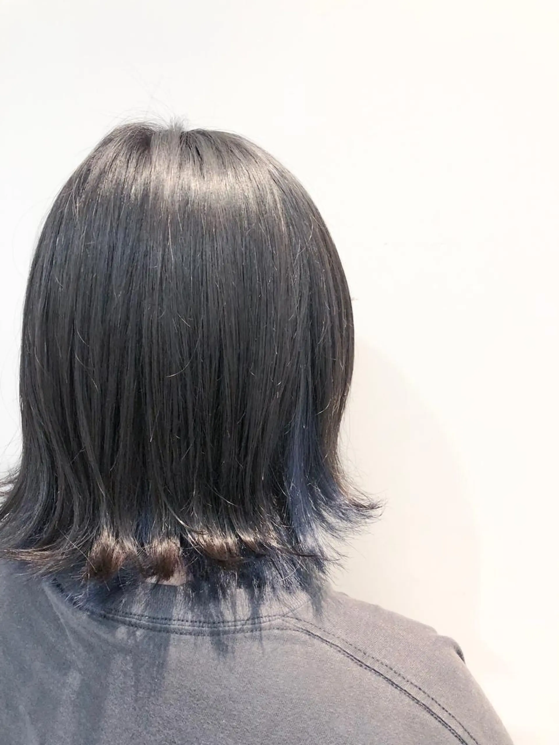 ミディアム カラー ブルーカラー インナーカラー un所属・un 溝の口 伊豆本のマツエク・マツパデザイン