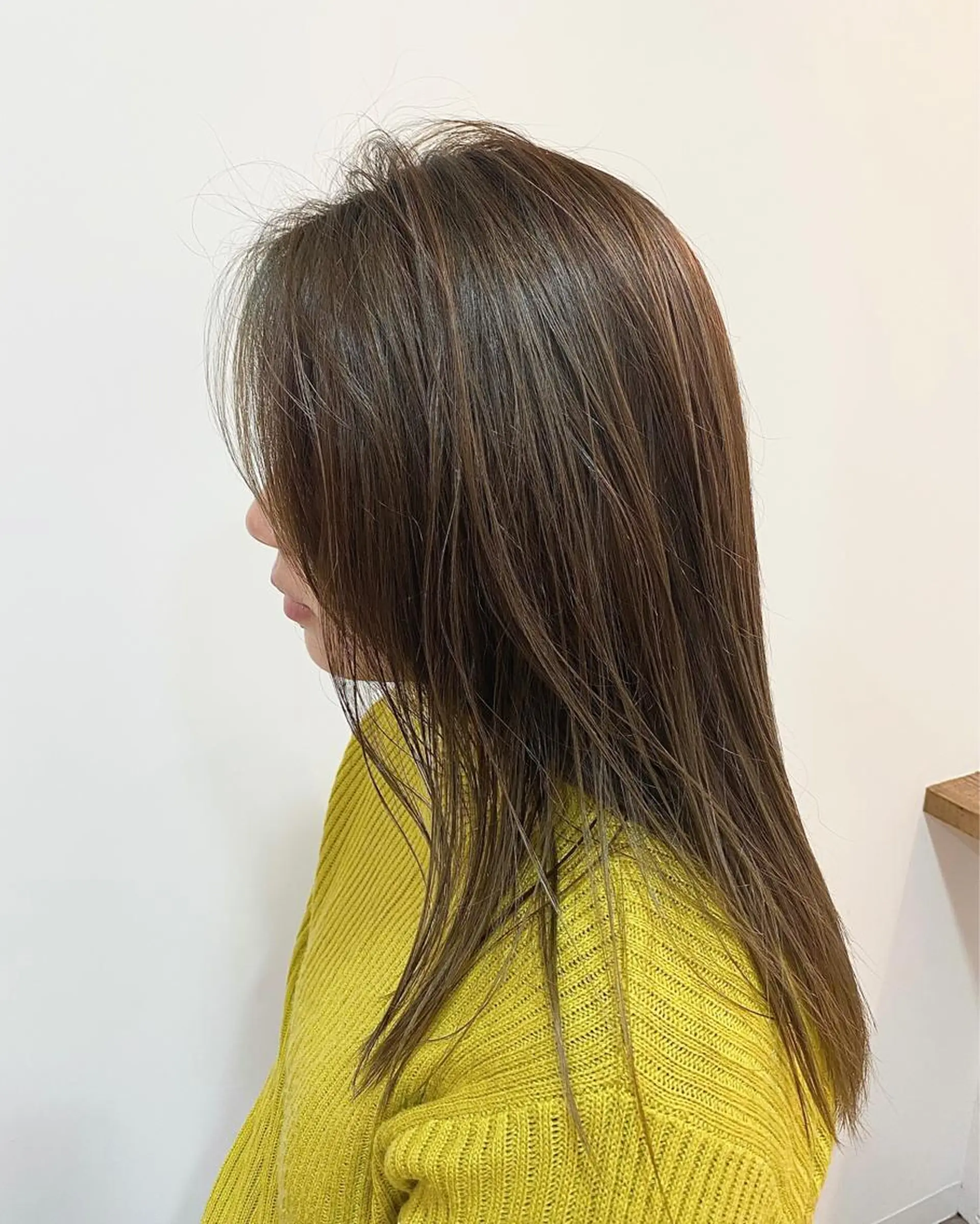 セミロング カラー ブルーカラー ブルージュ 透明感カラー ハイライトカラー ハイライト カット ヘアカラー トリートメント 小山功陽 /メンズスタイルのヘアスタイル
