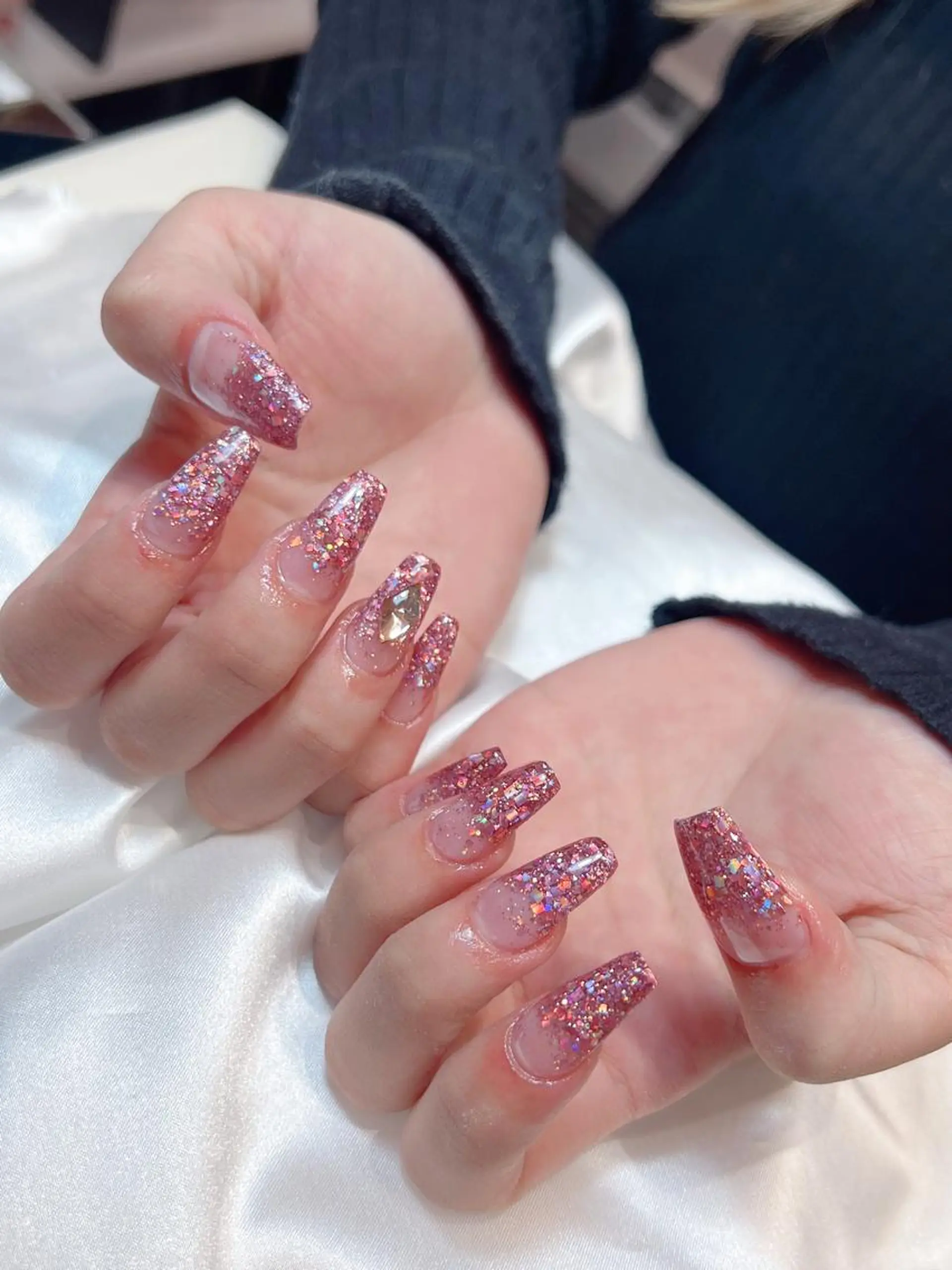 ネイル グラデーション ラメ(グリッター) ラメグラデーション スカルプネイル bijou nails　蓮のネイルデザイン