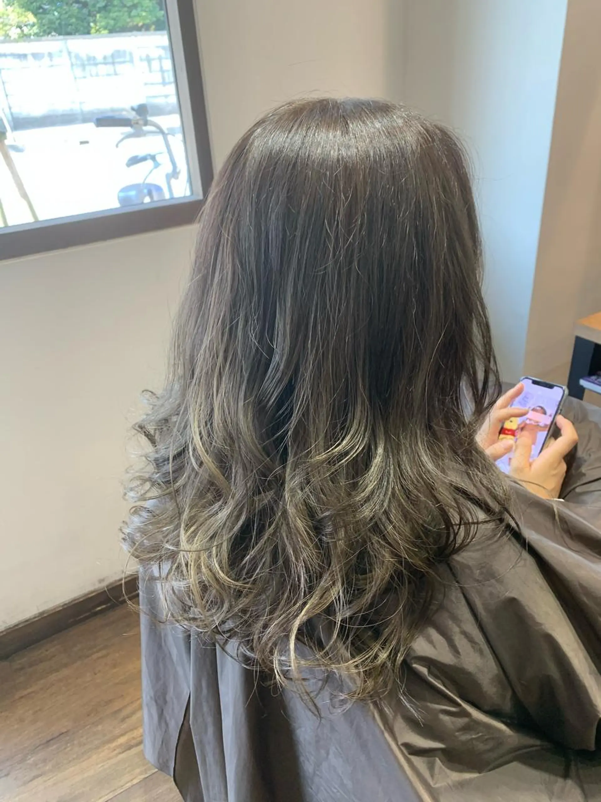 ミディアム カット ヘアカラー リンネ 甲東園のヘアスタイル